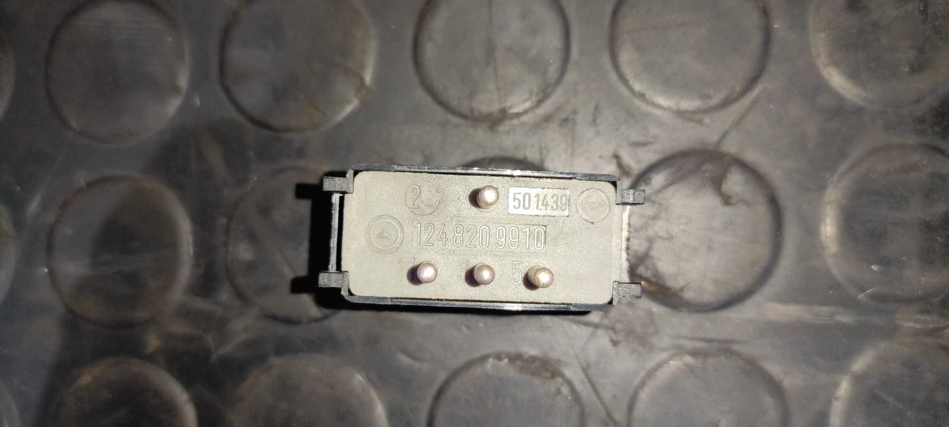 Recambio de INTERRUPTOR para MERCEDES-BENZ CLASE E (W124) BERLINA D-Turbo 250 (124.128) OM602962 referencia OEM IAM 1248209910   - GRIS 4