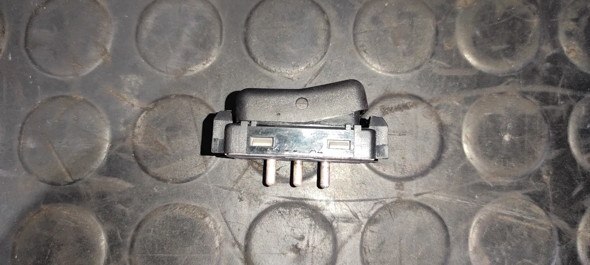 Recambio de INTERRUPTOR para MERCEDES-BENZ CLASE E (W124) BERLINA D-Turbo 250 (124.128) OM602962 referencia OEM IAM 1248209810   - GRIS 3