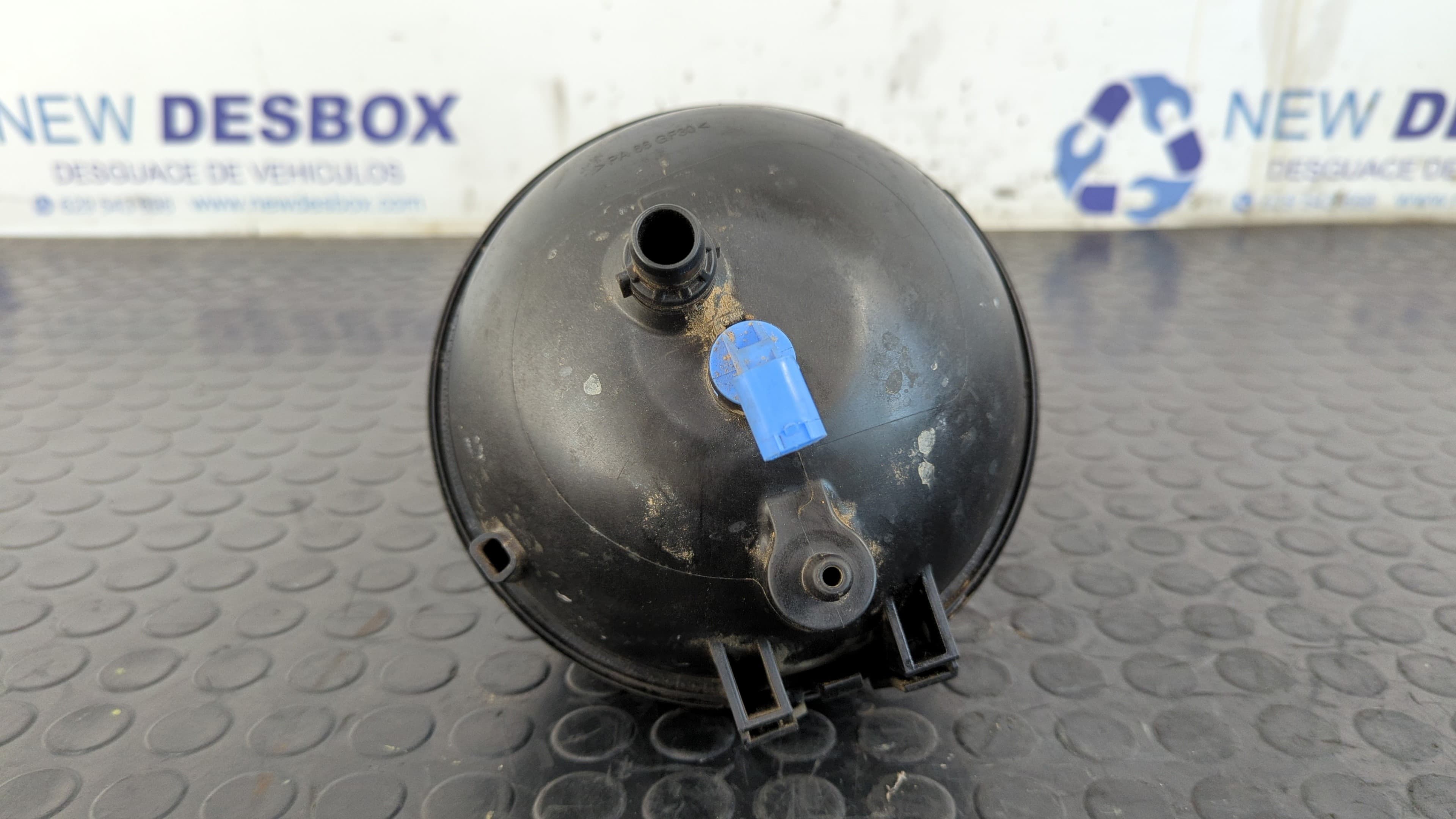 Recambio de DEPOSITO EXPANSION para BMW X3 (F25) sDrive 18d N47D20C referencia OEM IAM    - GRIS 4