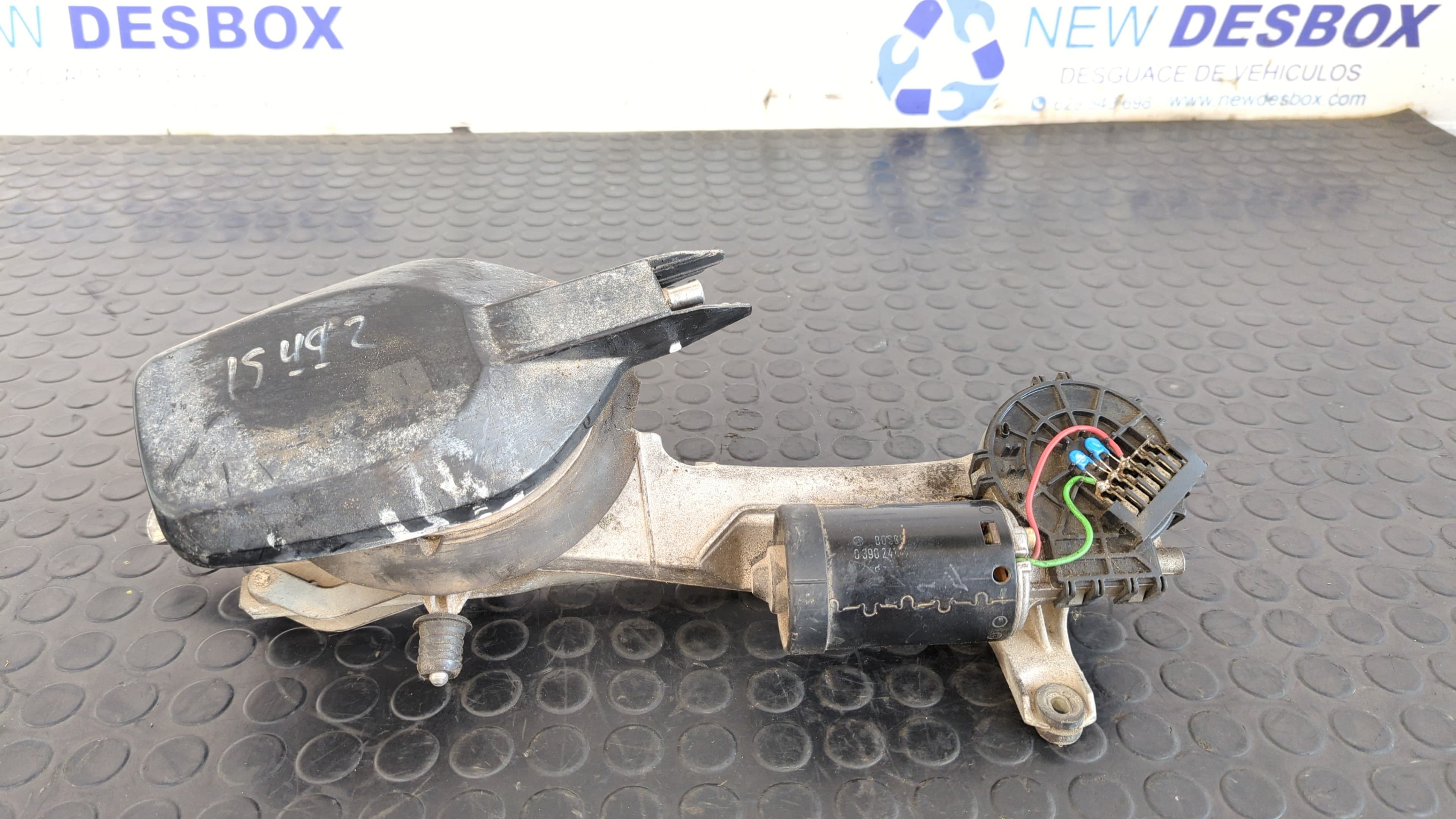Recambio de MOTOR LIMPIA DELANTERO para MERCEDES-BENZ CLASE E (W210) BERLINA DIESEL 3.0 Turbodiesel CAT 606962 referencia OEM IAM 039024142   - NEGRO