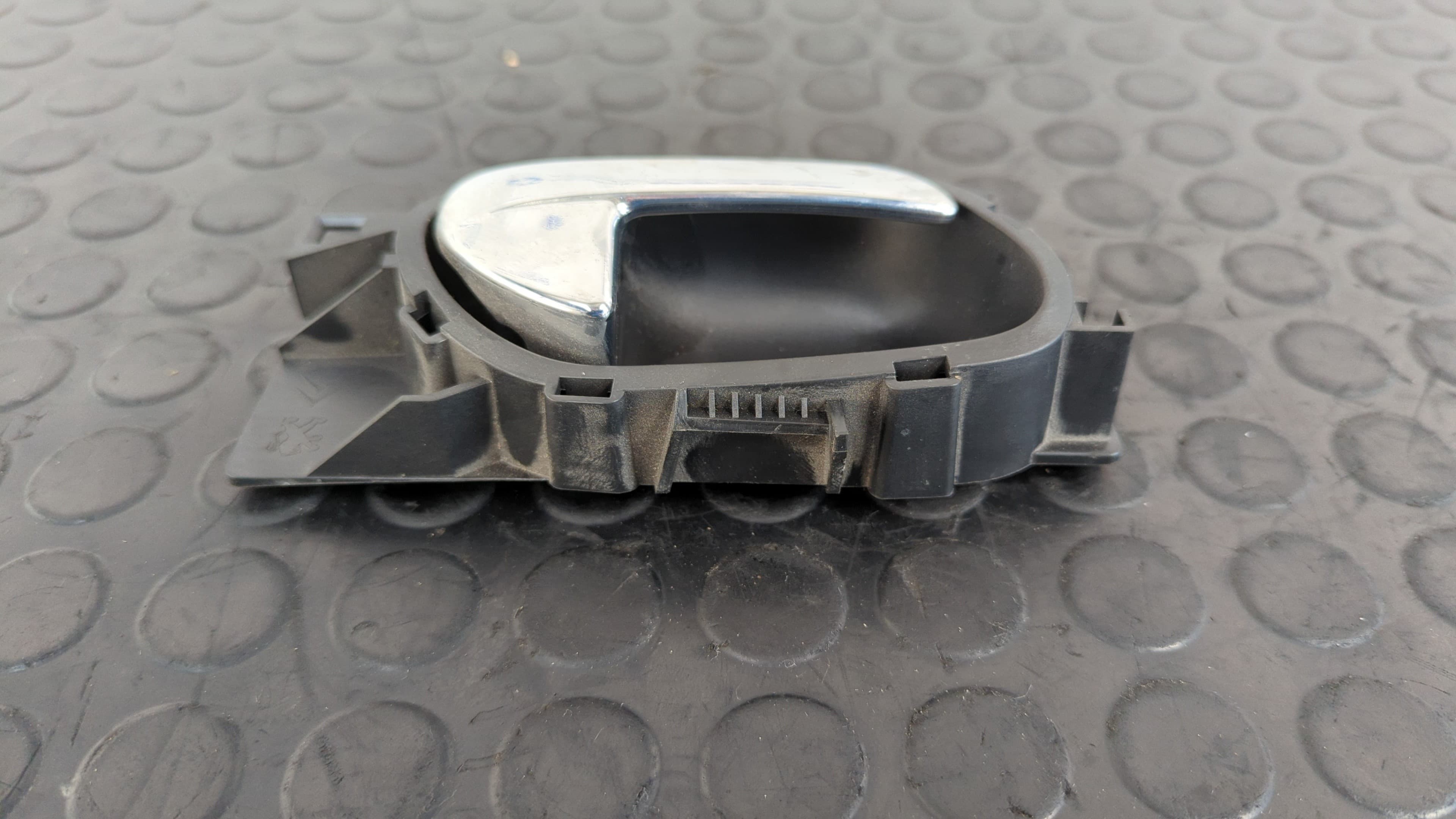 Recambio de MANETA INTERIOR TRASERA DERECHA para CITROEN C4 GRAND PICASSO Exclusive RHJDW10BTED4 referencia OEM IAM 96555516VD   - GRIS 5