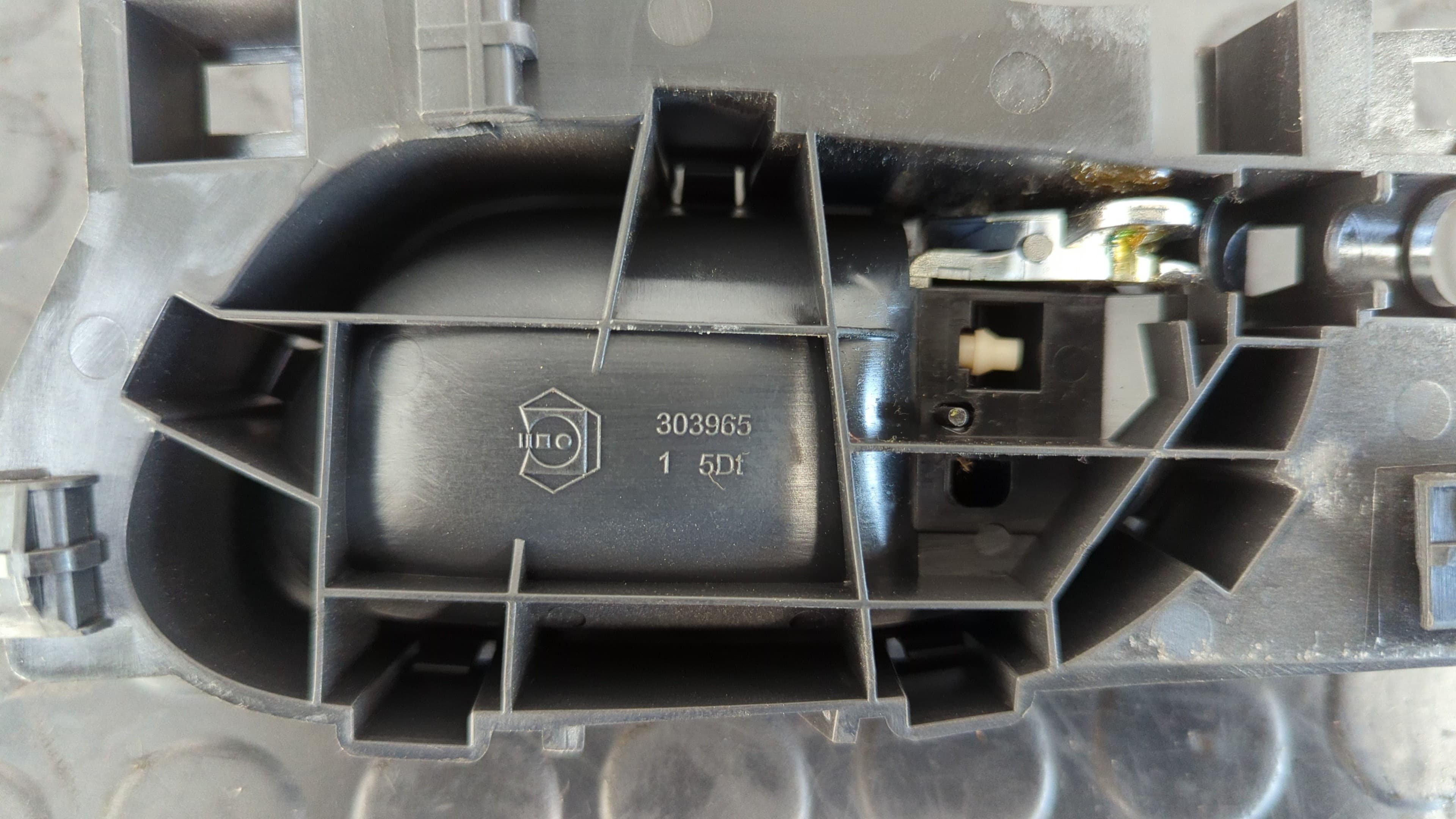 Recambio de MANETA INTERIOR TRASERA DERECHA para CITROEN C4 GRAND PICASSO Exclusive RHJDW10BTED4 referencia OEM IAM 96555516VD   - GRIS 4