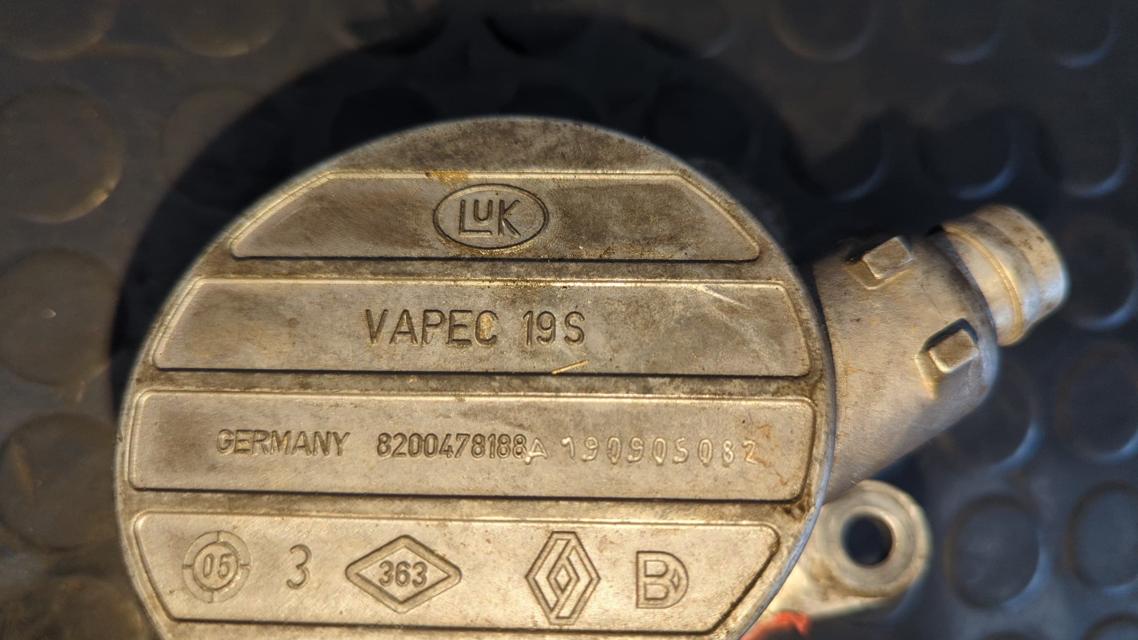 Recambio de DEPRESOR FRENO / BOMBA VACIO para RENAULT MASTER II PH. 2 DOKA/PR. FGST Caja abierta Batalla 3578 mm G9UA7 referencia OEM IAM 8200478188A   - BLANCO 6