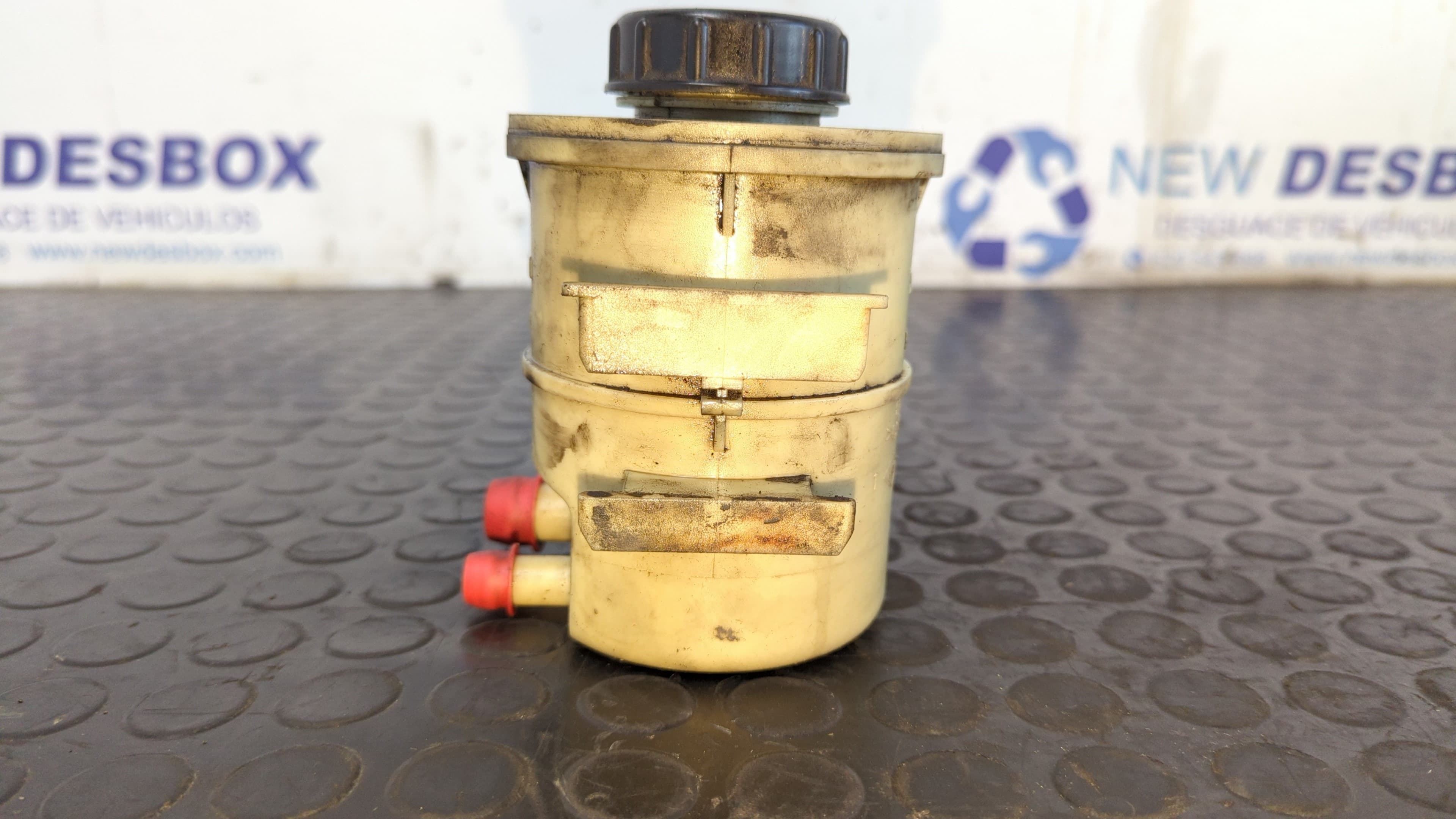 Recambio de DEPOSITO SERVO para RENAULT MASTER II PH. 2 DOKA/PR. FGST Caja abierta Batalla 3578 mm G9UA7 referencia OEM IAM 8200005185   - BLANCO 4