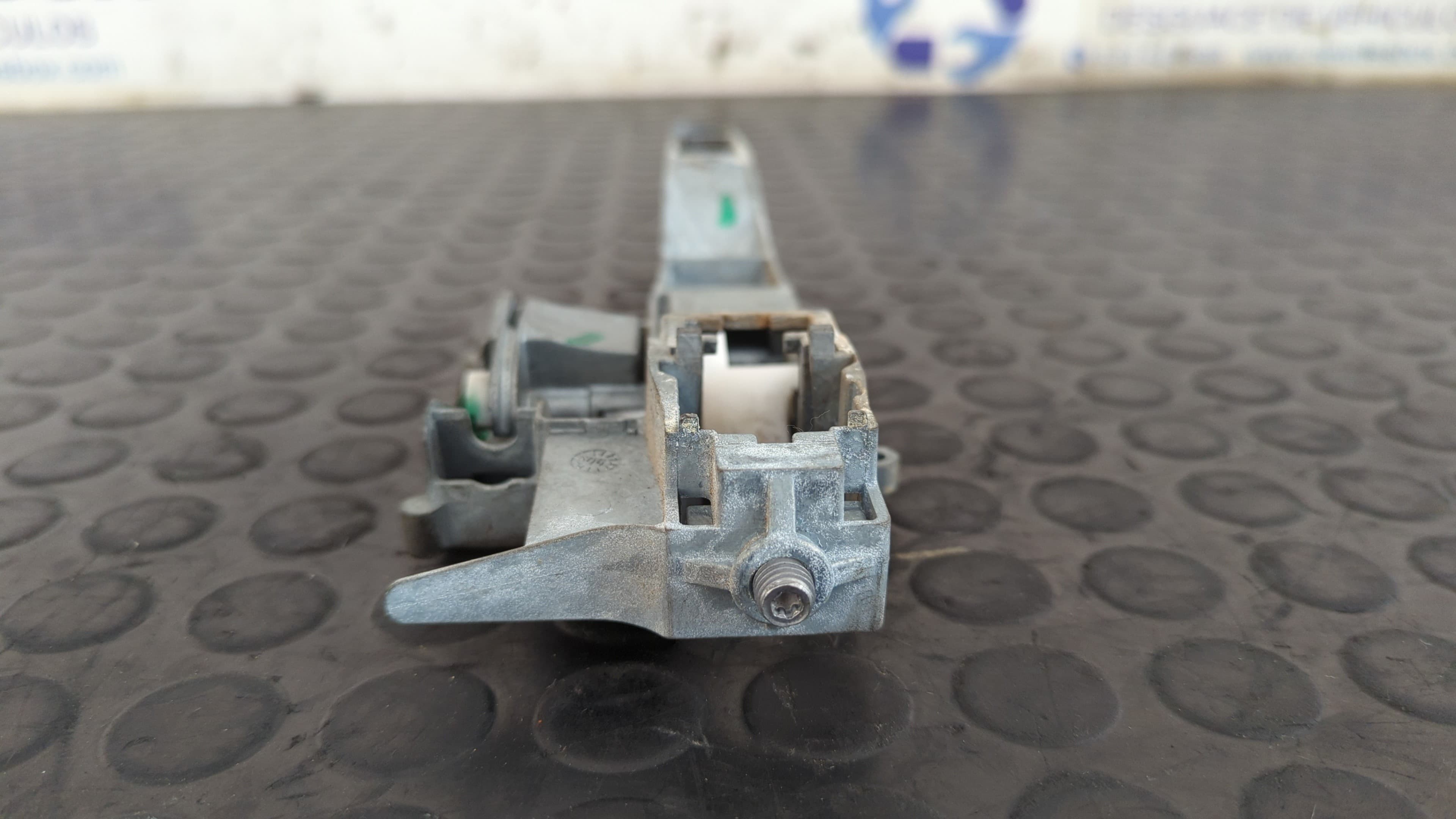 Recambio de MANETA TRASERA DERECHA para CITROEN C4 GRAND PICASSO Exclusive RHJDW10BTED4 referencia OEM IAM 9680503480   - GRIS 4