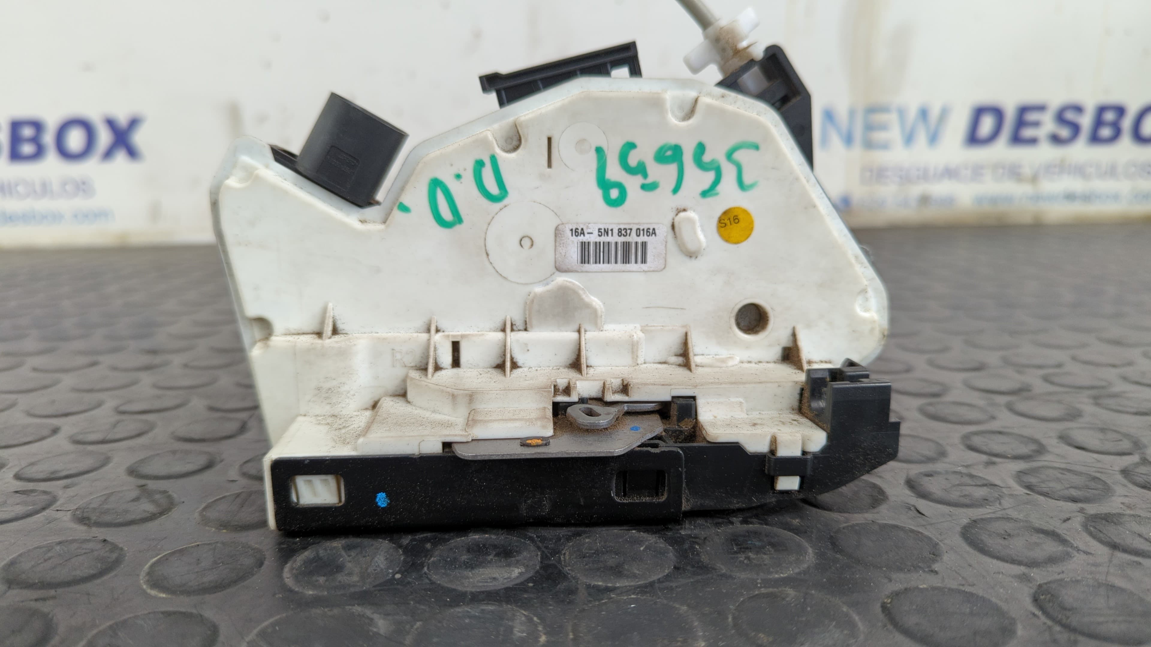 Recambio de CERRADURA PUERTA DELANTERA DERECHA para SEAT IBIZA (6J5) BXW referencia OEM IAM 5N1837016A   - AZUL