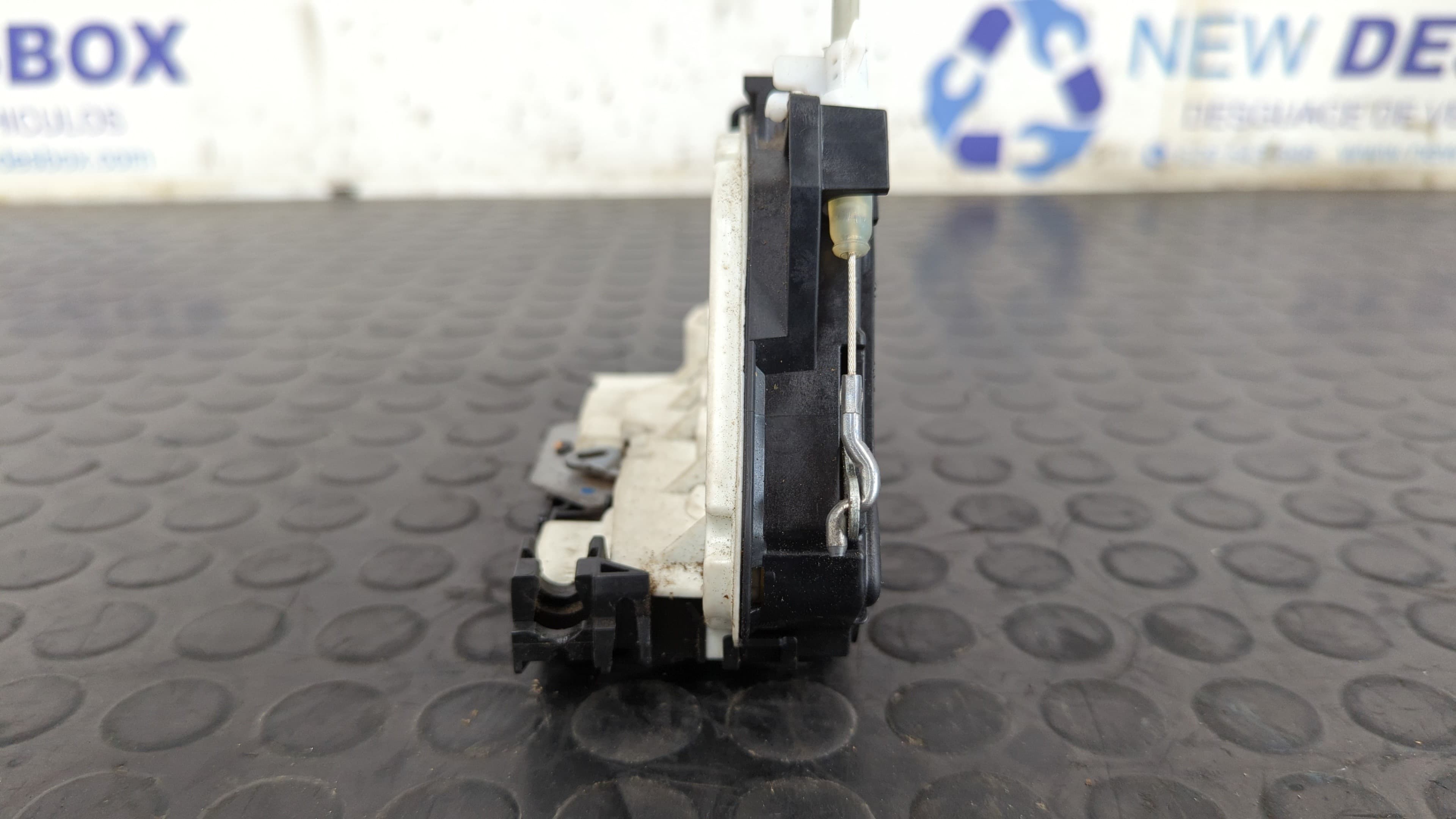Recambio de CERRADURA PUERTA DELANTERA DERECHA para SEAT IBIZA (6J5) BXW referencia OEM IAM 5N1837016A   - AZUL 2