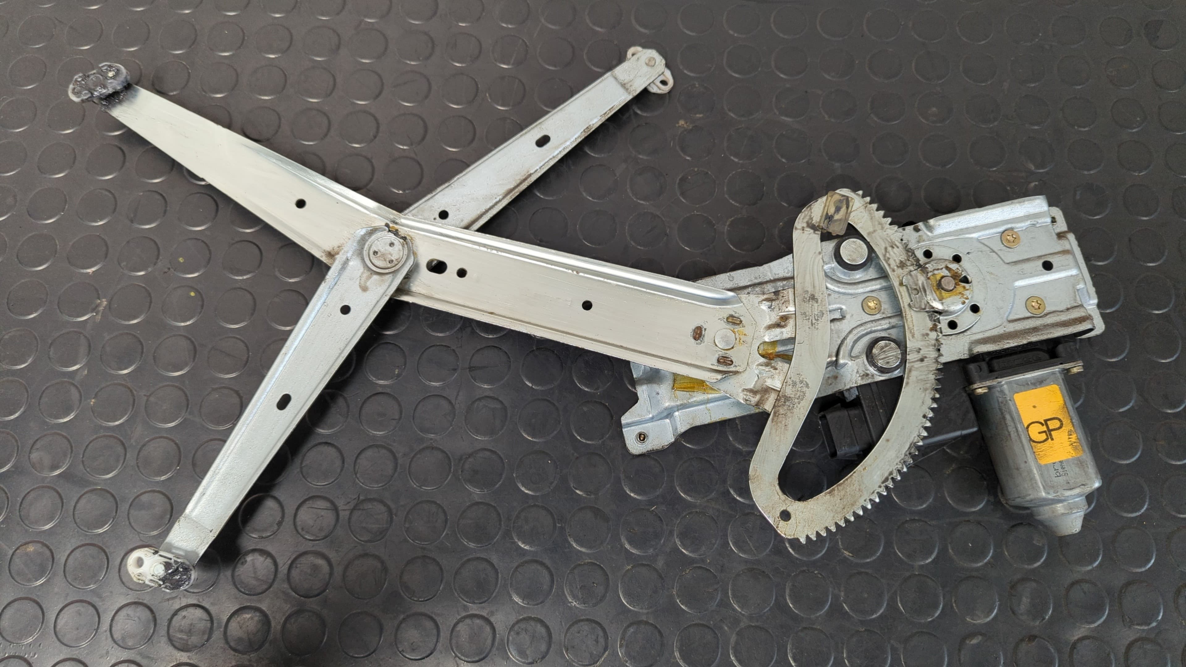 Recambio de ELEVALUNAS DELANTERO DERECHO para OPEL CORSA B Edition 2000 X12XE referencia OEM IAM 90520188   - GRIS 6