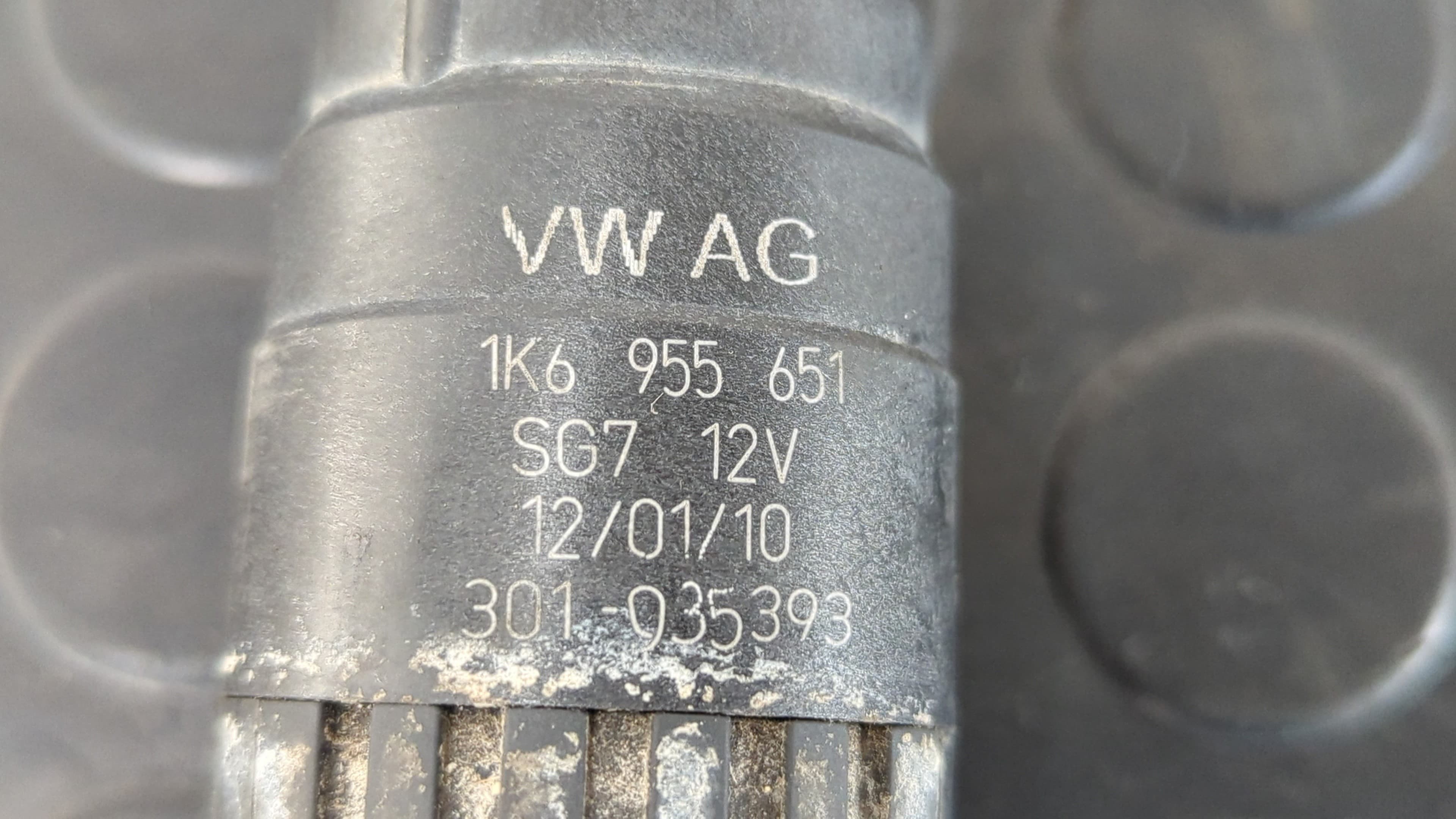 Recambio de BOMBA LIMPIA para AUDI A3 SPORTBACK (8P) 1.6 TDI Ambition CAYC referencia OEM IAM 1K6955651   - NEGRO 2
