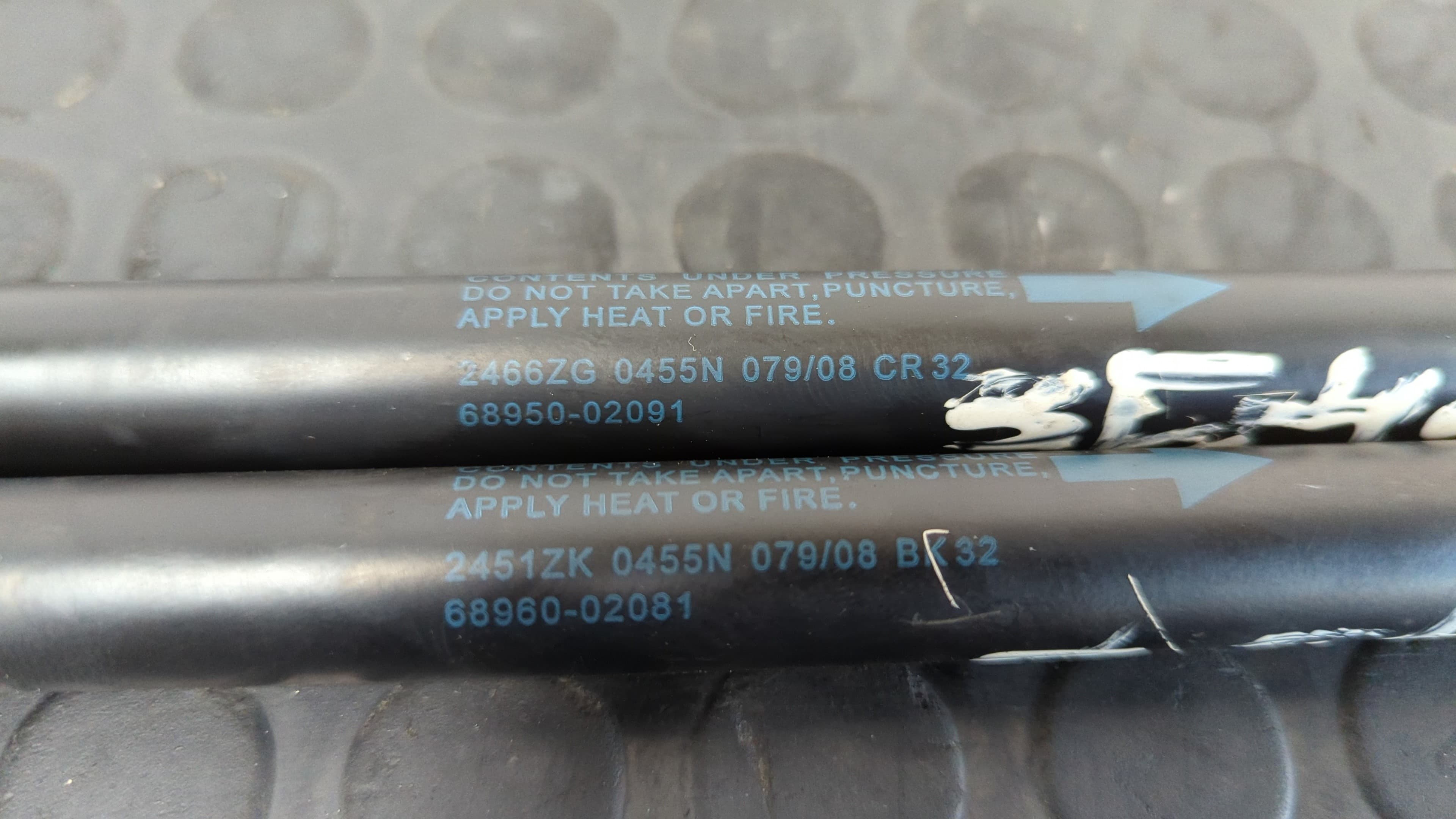 Recambio de AMORTIGUADORES MALETERO / PORTON para TOYOTA AURIS Luna+ 1NDTV referencia OEM IAM 6895002091   - BLANCO 2