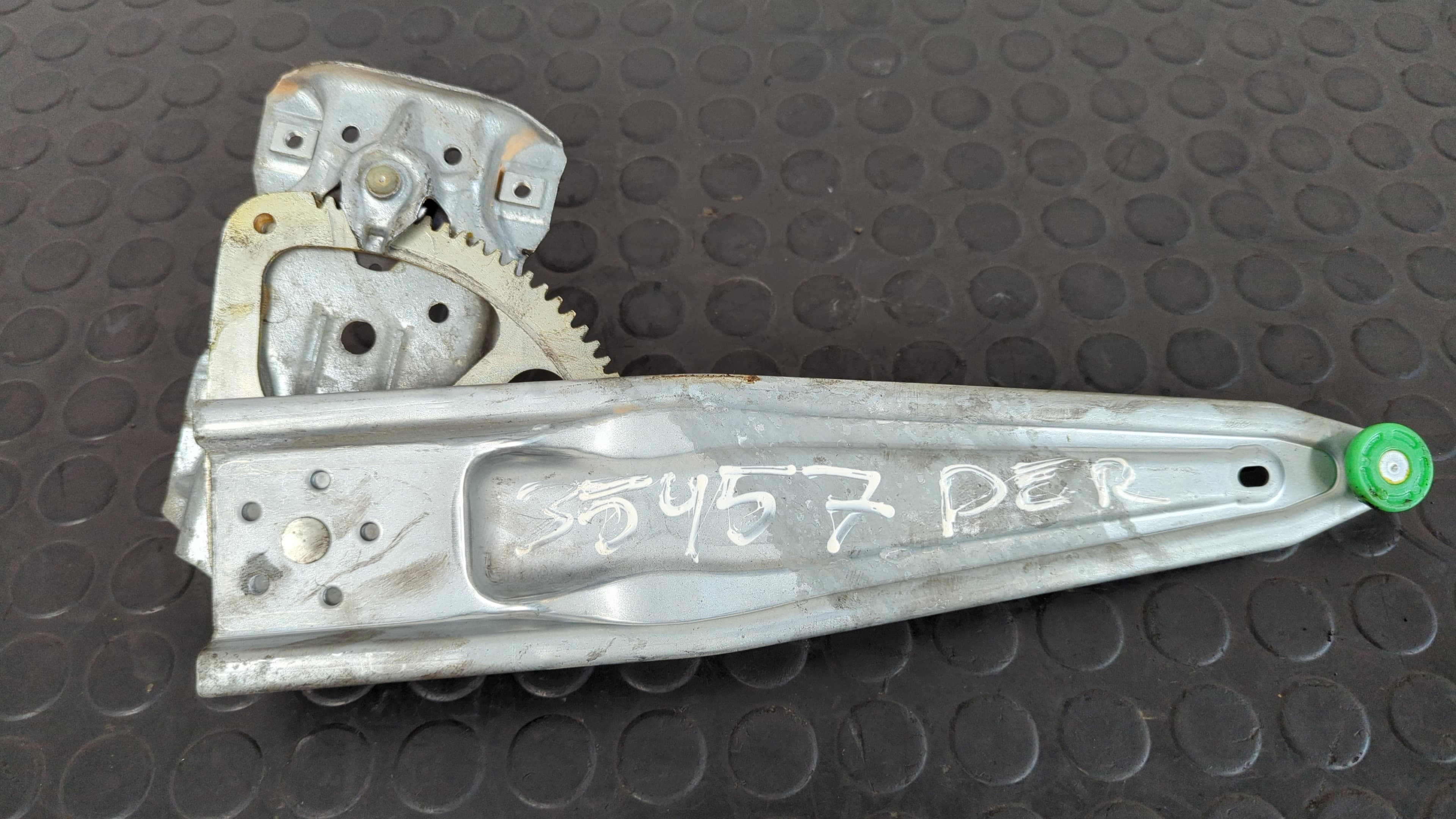 Recambio de ELEVALUNAS TRASERO DERECHO para TOYOTA AURIS Luna+ 1NDTV referencia OEM IAM    - BLANCO 2