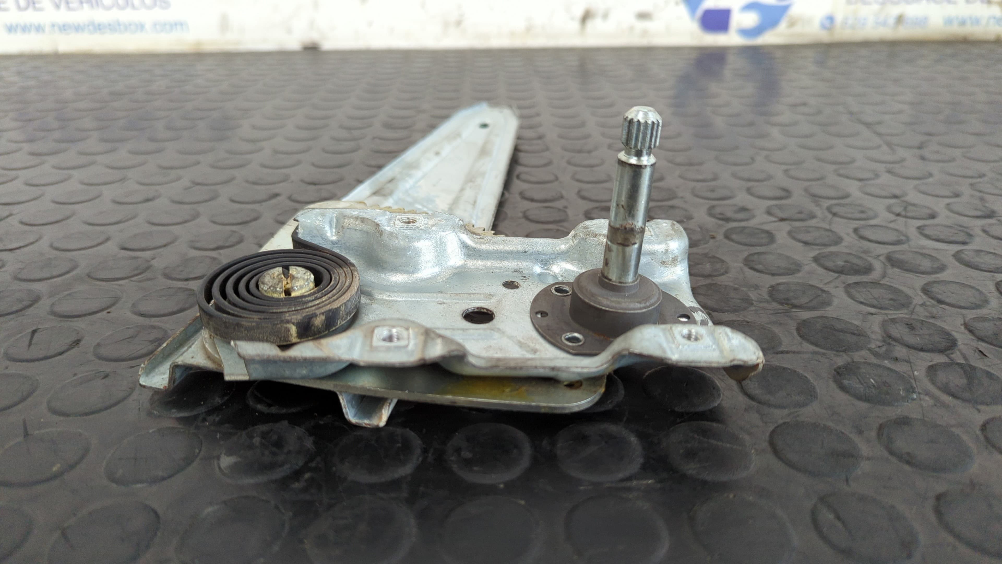 Recambio de ELEVALUNAS TRASERO DERECHO para TOYOTA AURIS Luna+ 1NDTV referencia OEM IAM    - BLANCO 3