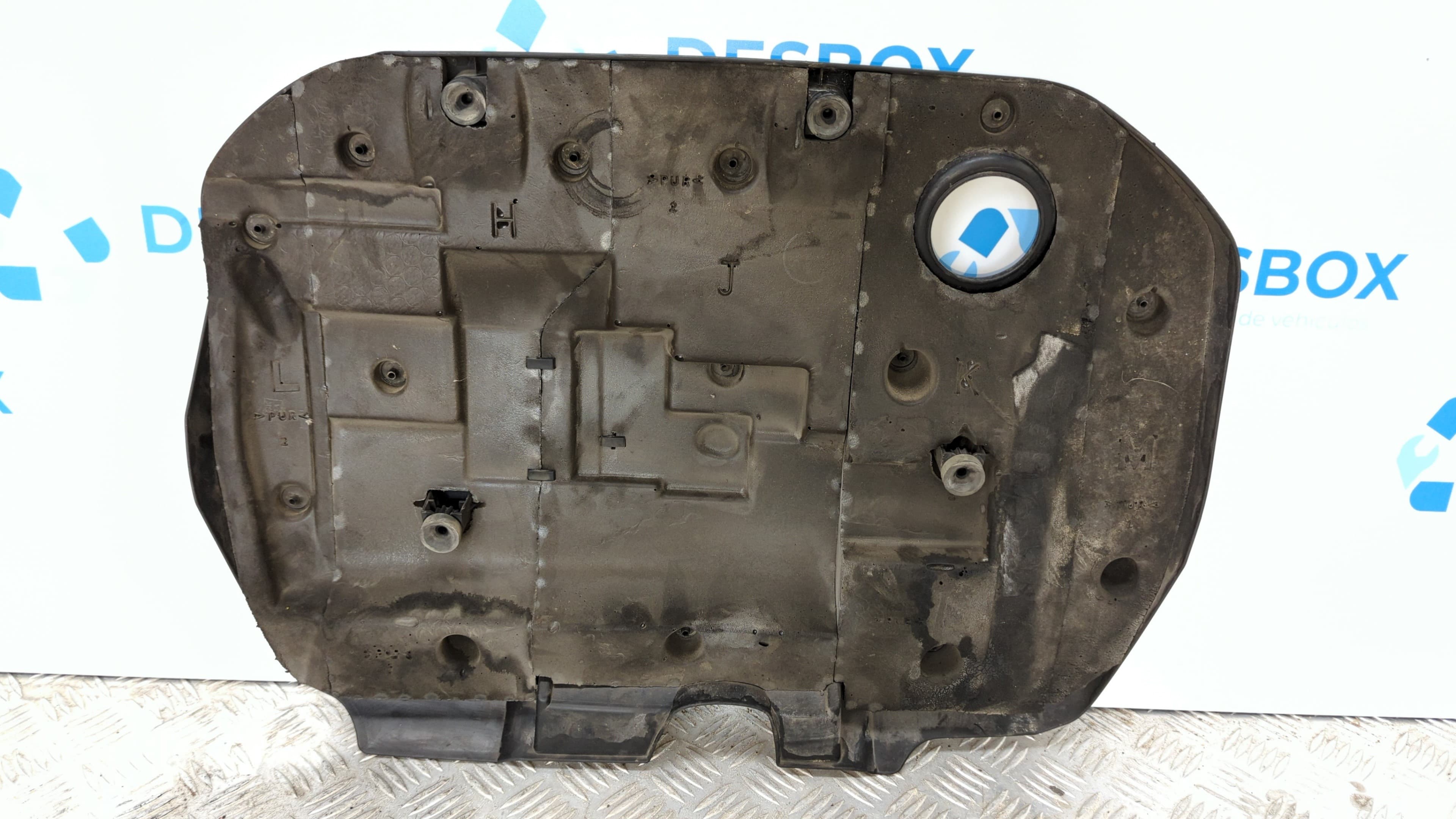 Recambio de TAPA MOTOR para TOYOTA AURIS Luna+ 1NDTV referencia OEM IAM    - BLANCO 4
