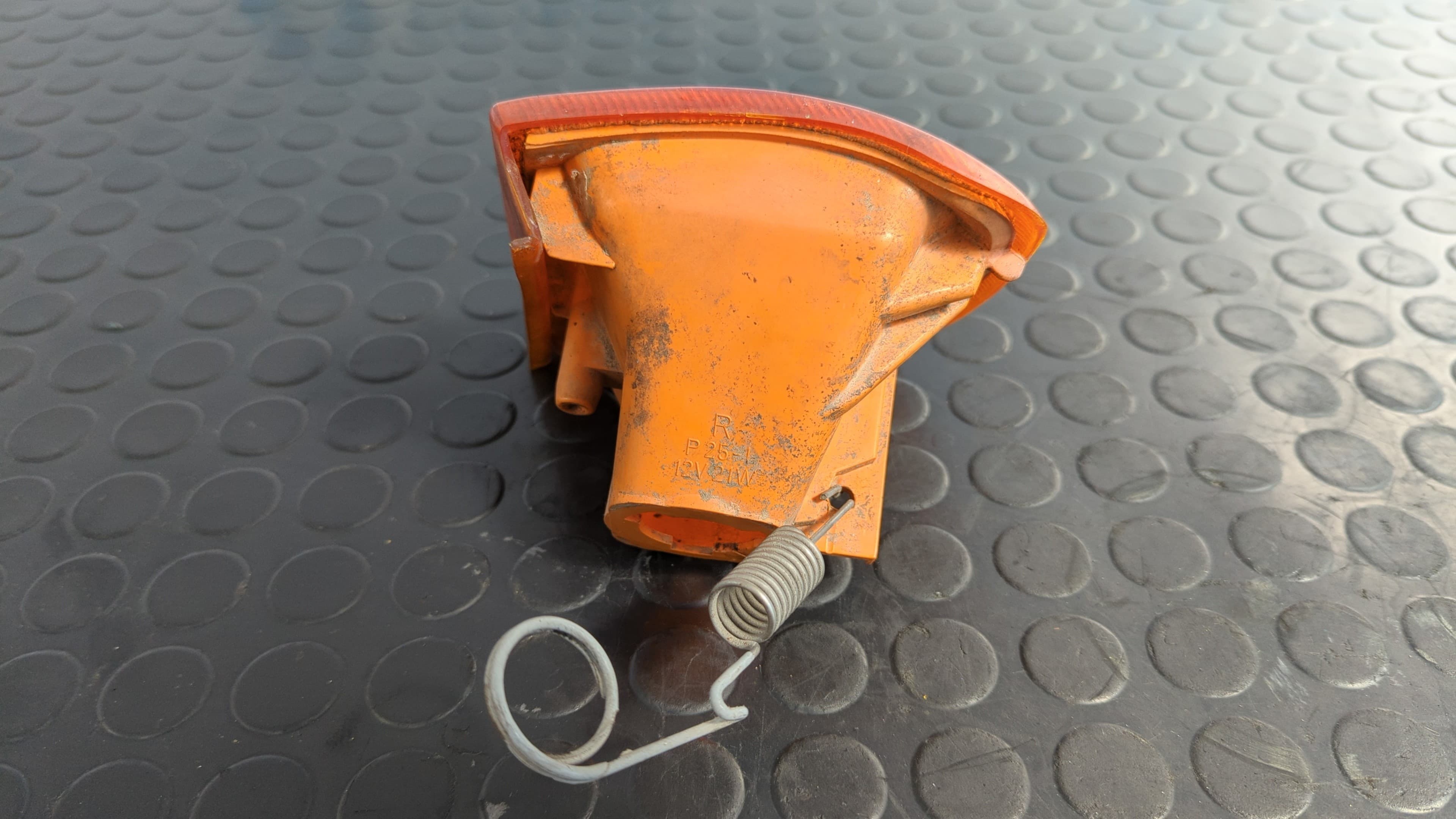 Recambio de PILOTO DELANTERO DERECHO para FORD FIESTA BERL./EXPRESS Festival / CL TKB referencia OEM IAM 84FG13368AA   - BLANCO 3