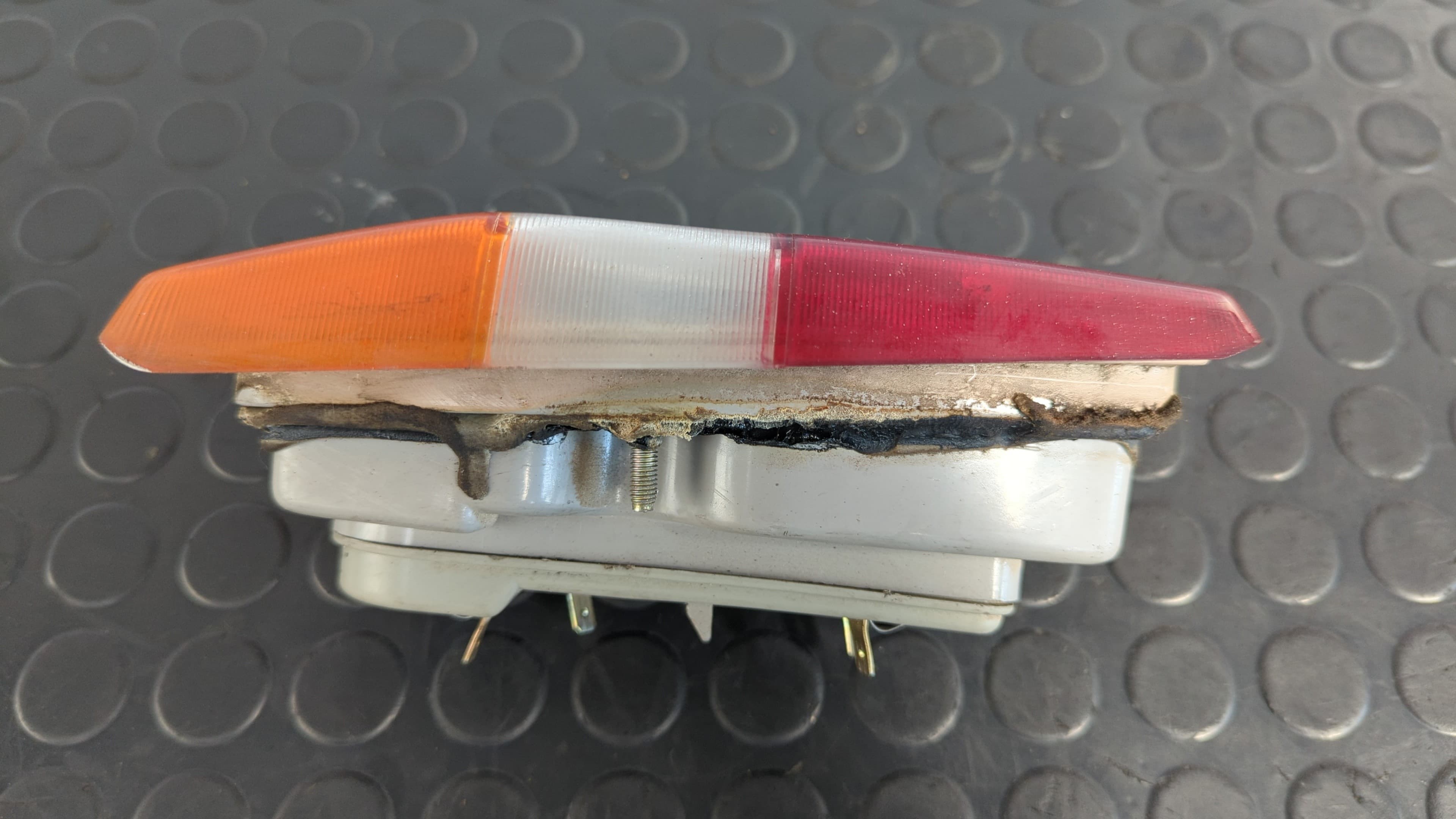 Recambio de PILOTO TRASERO DERECHO para FORD FIESTA BERL./EXPRESS Festival / CL TKB referencia OEM IAM 44633636D   - BLANCO 3