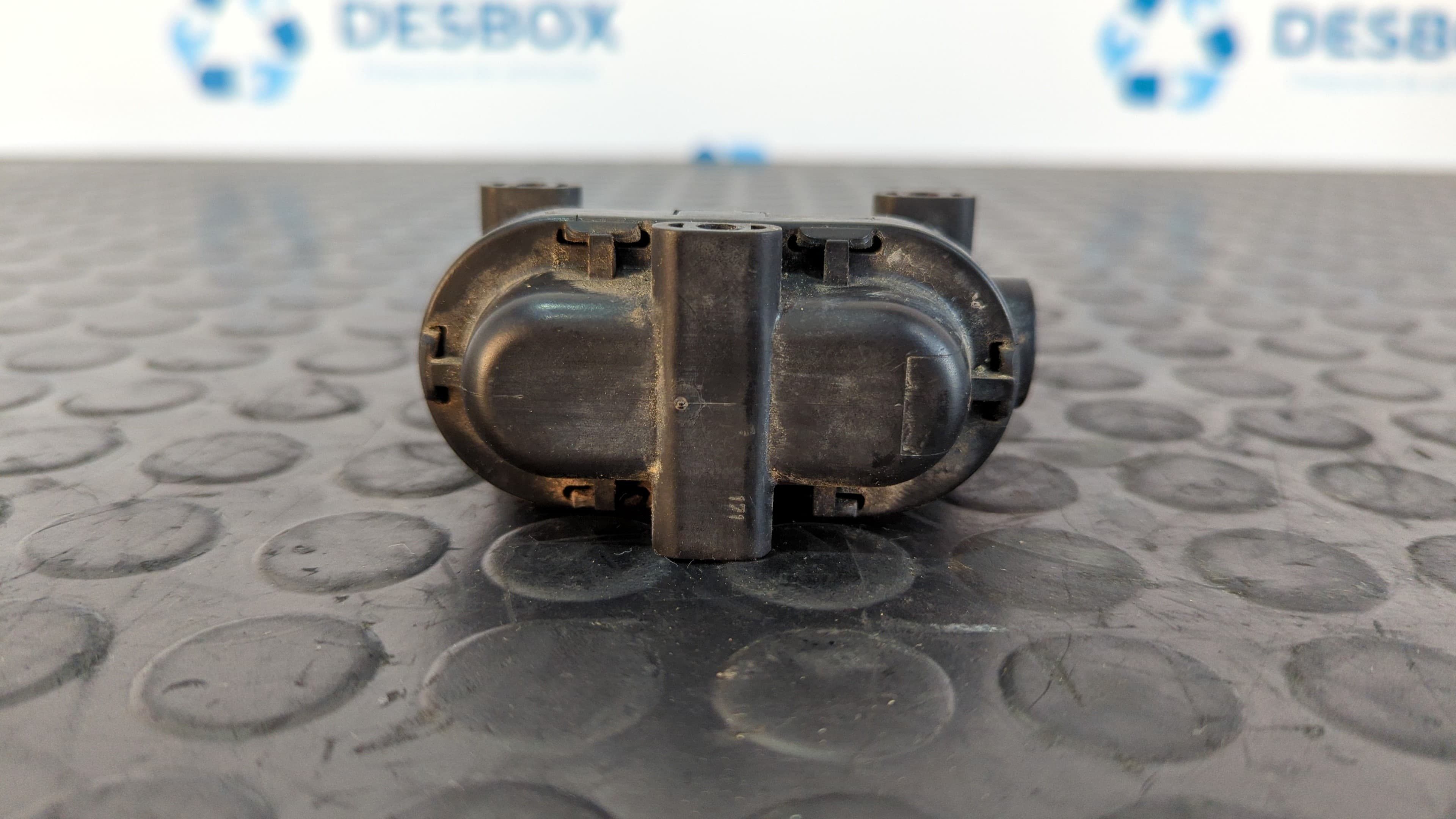 Recambio de MOTOR CIERRE CENTRALIZADO DELANTERO IZQUIERDO para MERCEDES-BENZ CLASE S (W126) referencia OEM IAM 5ZM00376400 5