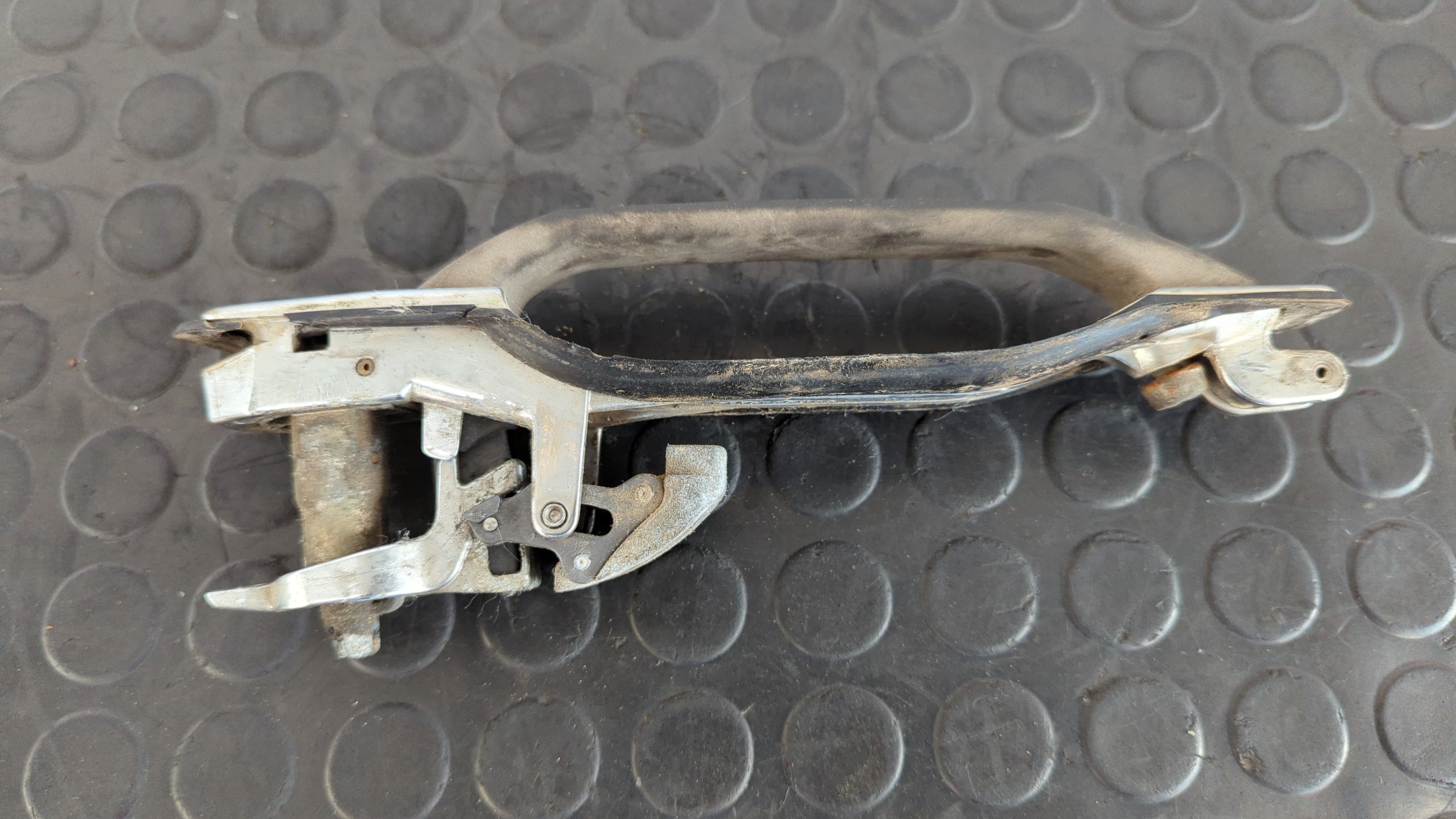 Recambio de MANETA DELANTERA DERECHA para MERCEDES CLASE S (W126) referencia OEM IAM 3