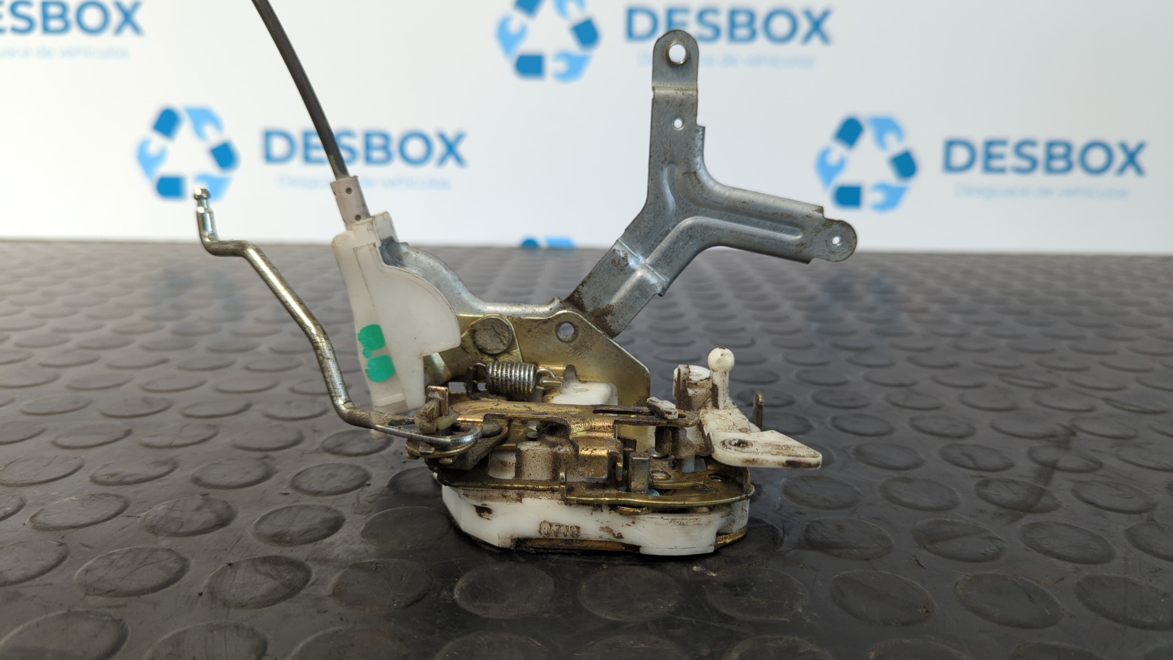 Recambio de CERRADURA PUERTA DELANTERA DERECHA para TOYOTA YARIS (NCP1/NLP1/SCP1) 1.3 Expo 2SZFE referencia OEM IAM    - AZUL