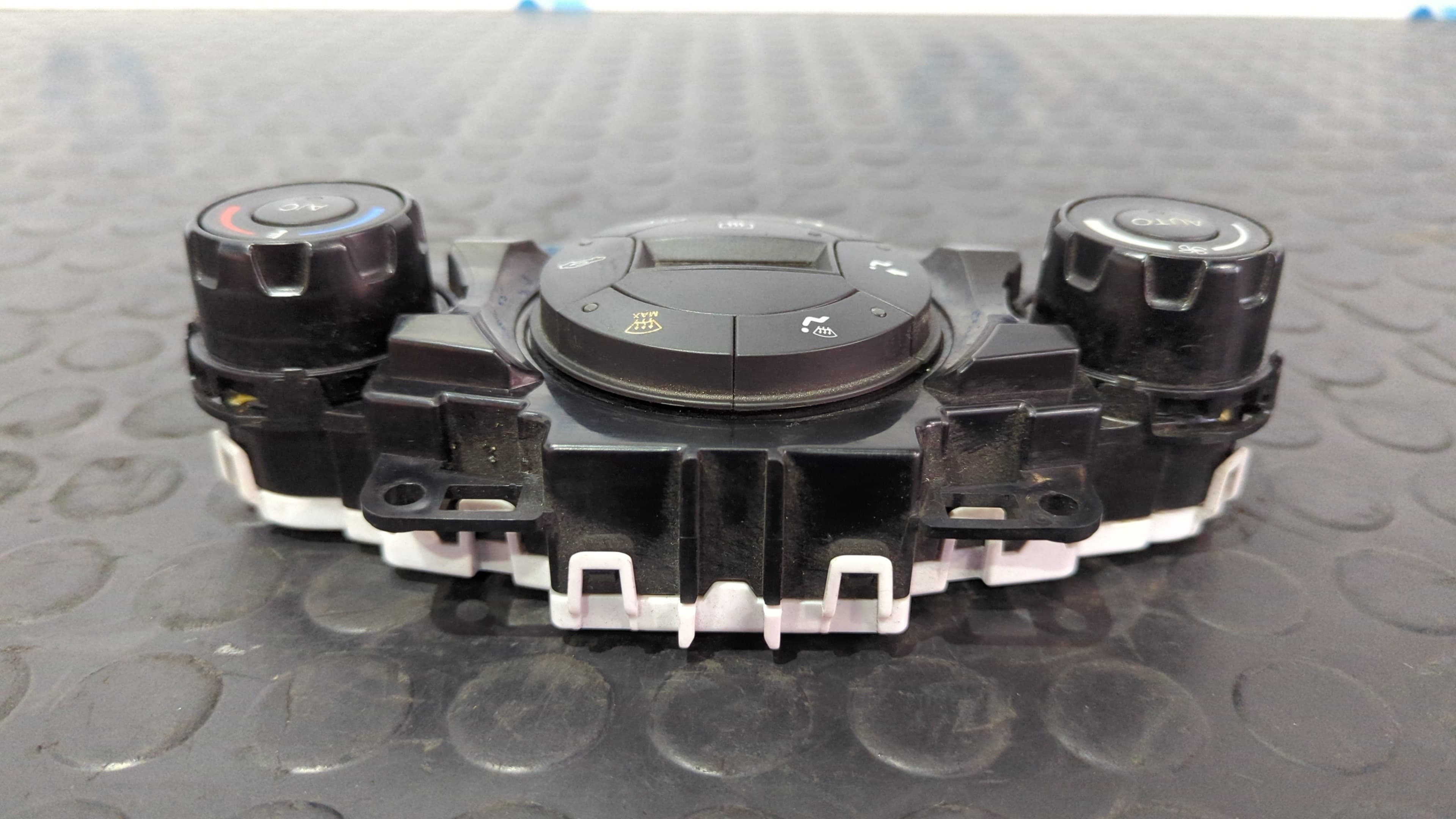 Recambio de MANDO CLIMATIZADOR para FORD FIESTA (CB1) ECOnetic HHJC referencia OEM IAM 8A6T16C612AJ   - BLANCO 6