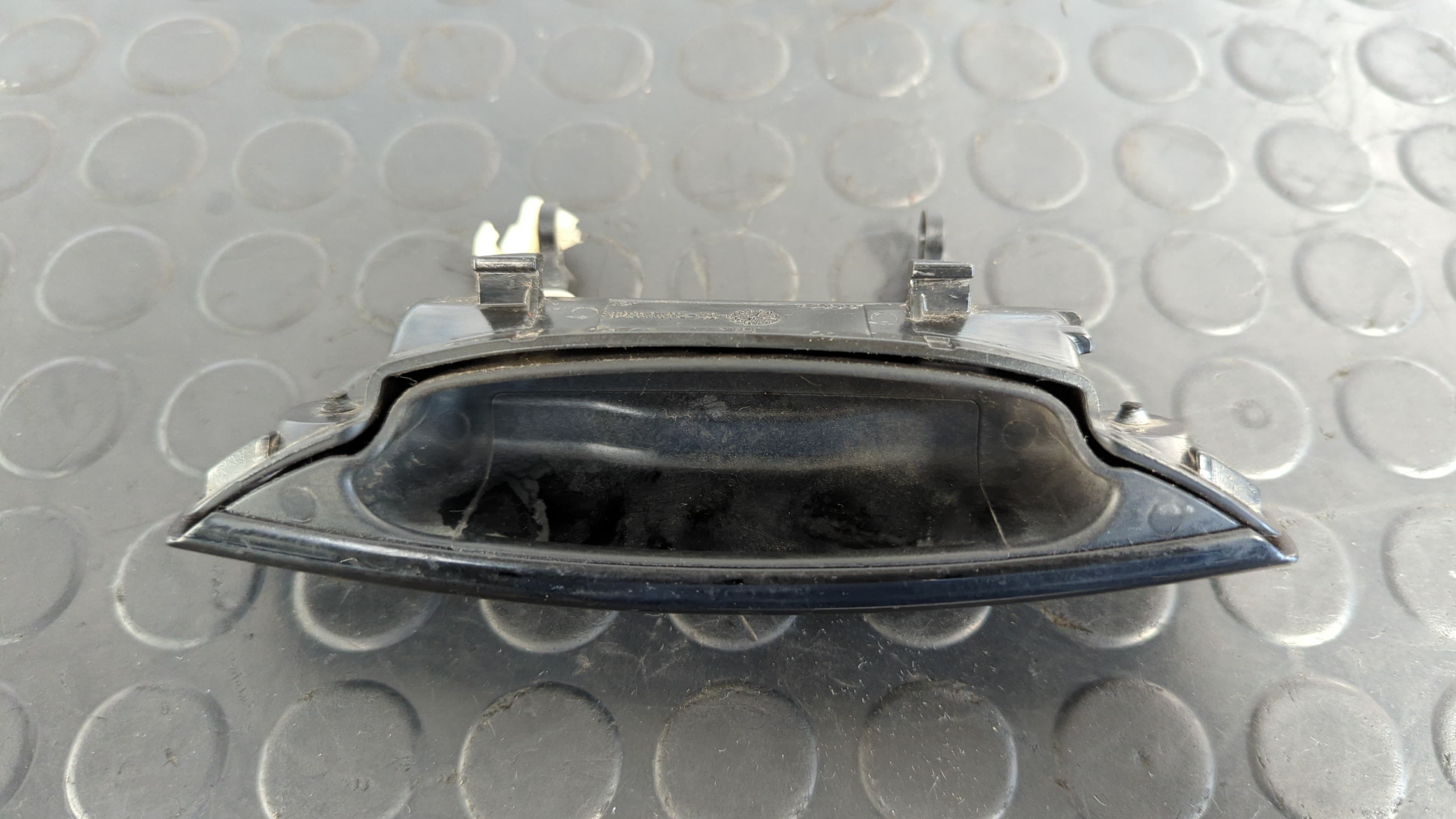 Recambio de MANETA  TRASERA IZQUIERDA para AUDI A3 SPORTBACK (8P) 1.6 TDI Ambition CAYC referencia OEM IAM    - NEGRO 3