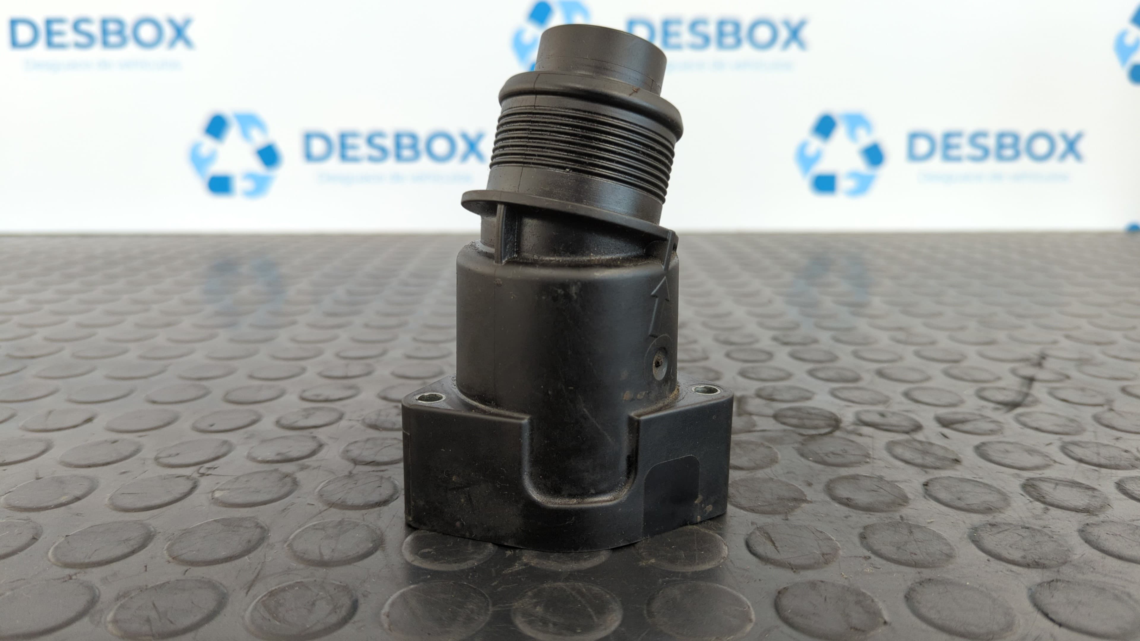 Recambio de TUBO para AUDI A3 SPORTBACK (8P) 1.6 TDI Ambition CAYC referencia OEM IAM 03L131111J   - NEGRO