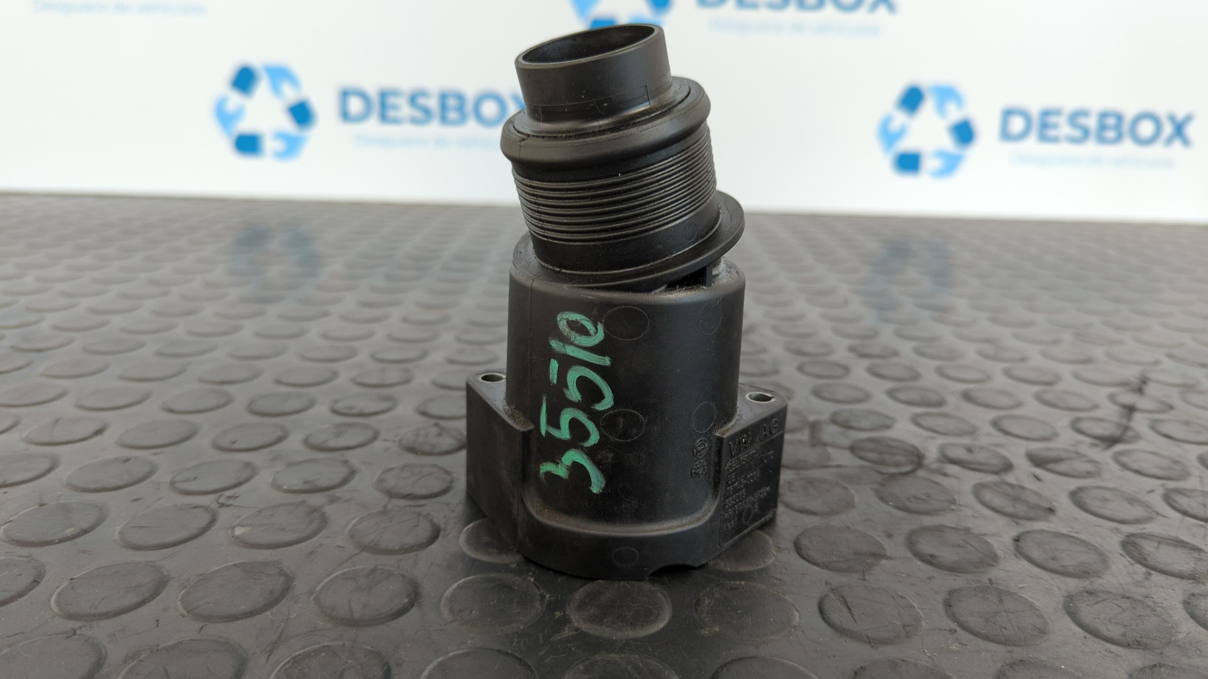 Recambio de TUBO para AUDI A3 SPORTBACK (8P) 1.6 TDI Ambition CAYC referencia OEM IAM 03L131111J   - NEGRO 2