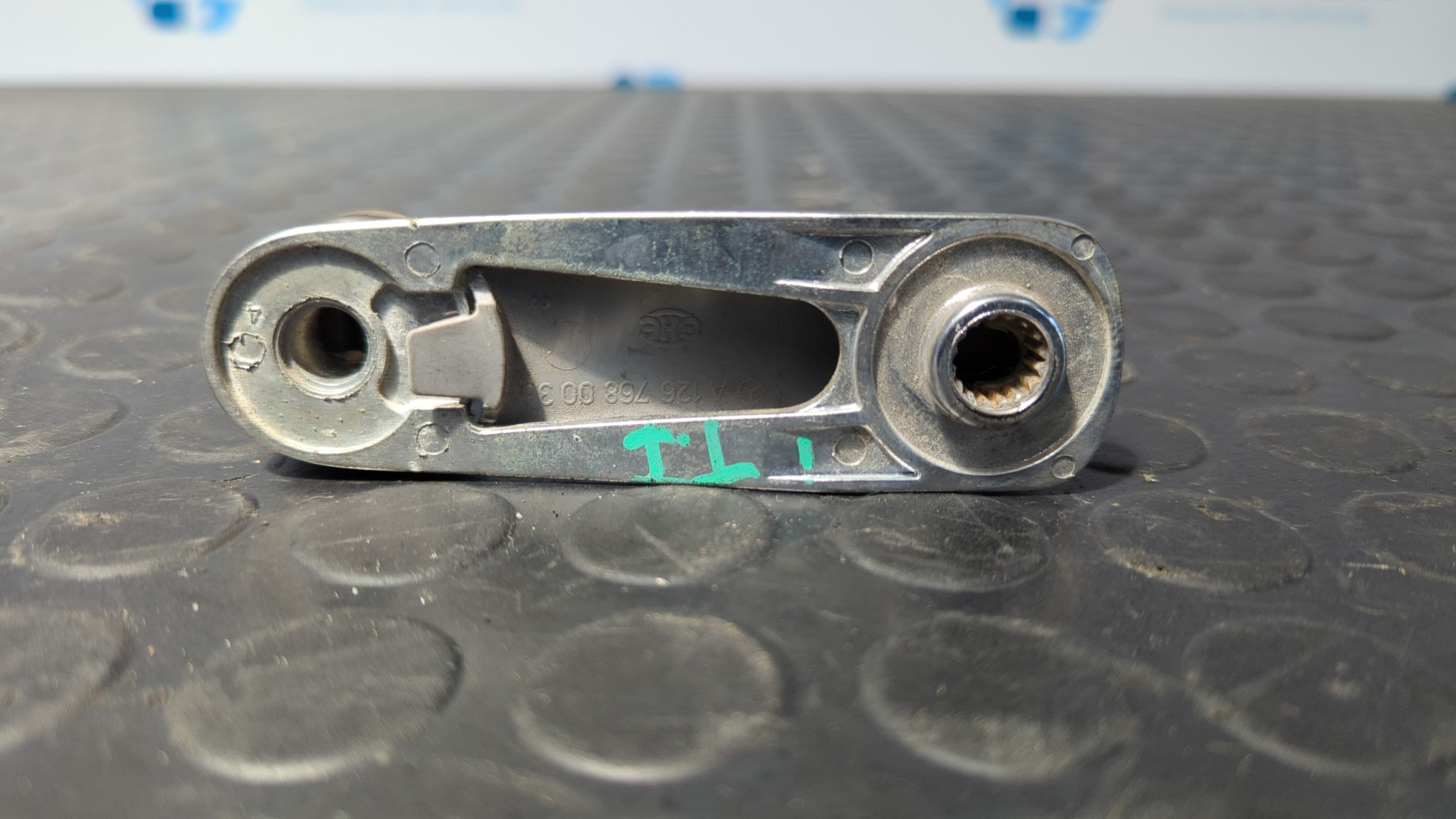 Recambio de MANETA ELEVALUNAS TRASERA IZQUIERDA para MERCEDES CLASE S (W126) referencia OEM IAM 1267680102 4