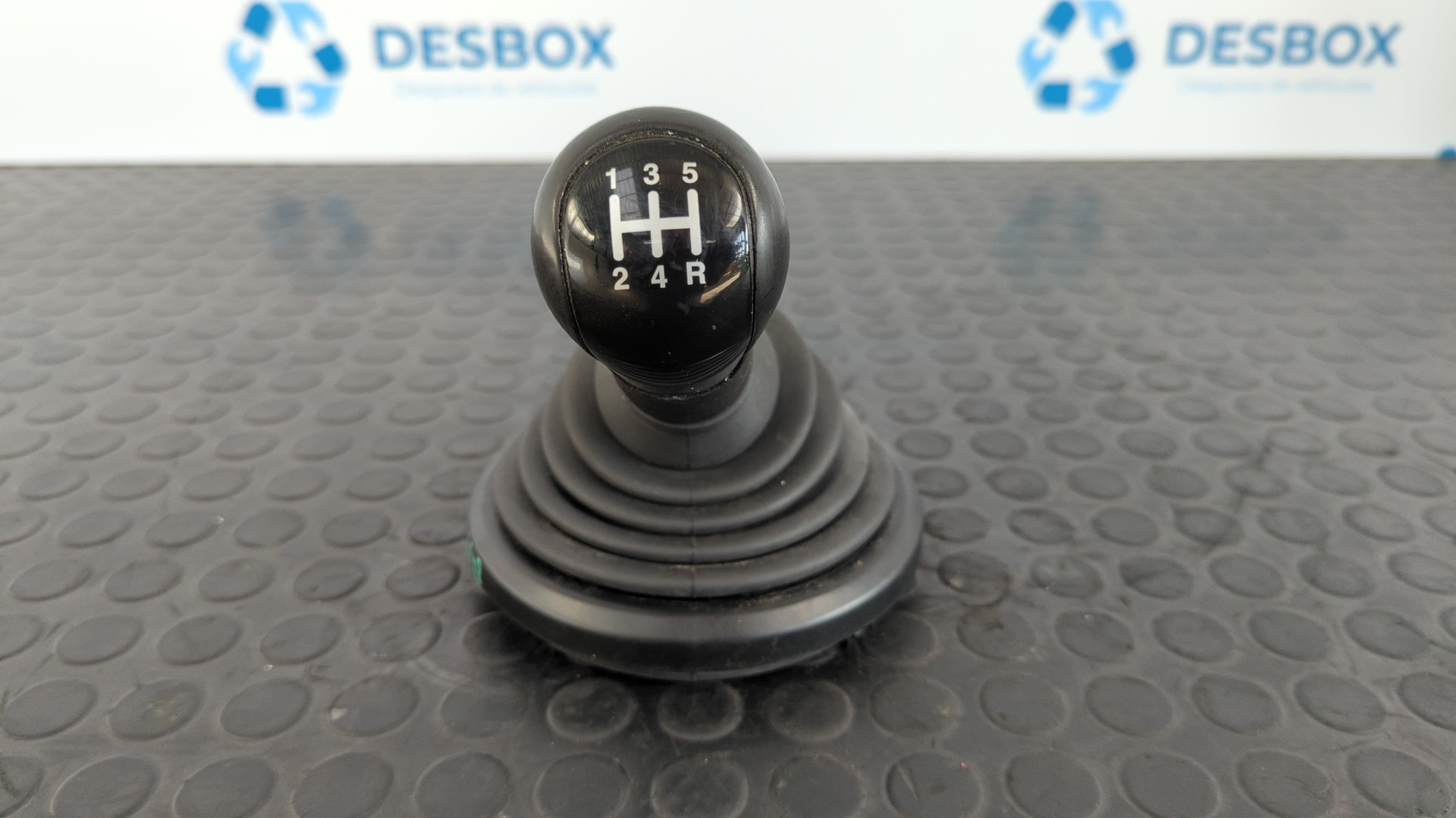Recambio de POMO PALANCA CAMBIO para FORD FUSION (CBK) + FXJB referencia OEM IAM 2S617277ABW   - GRIS