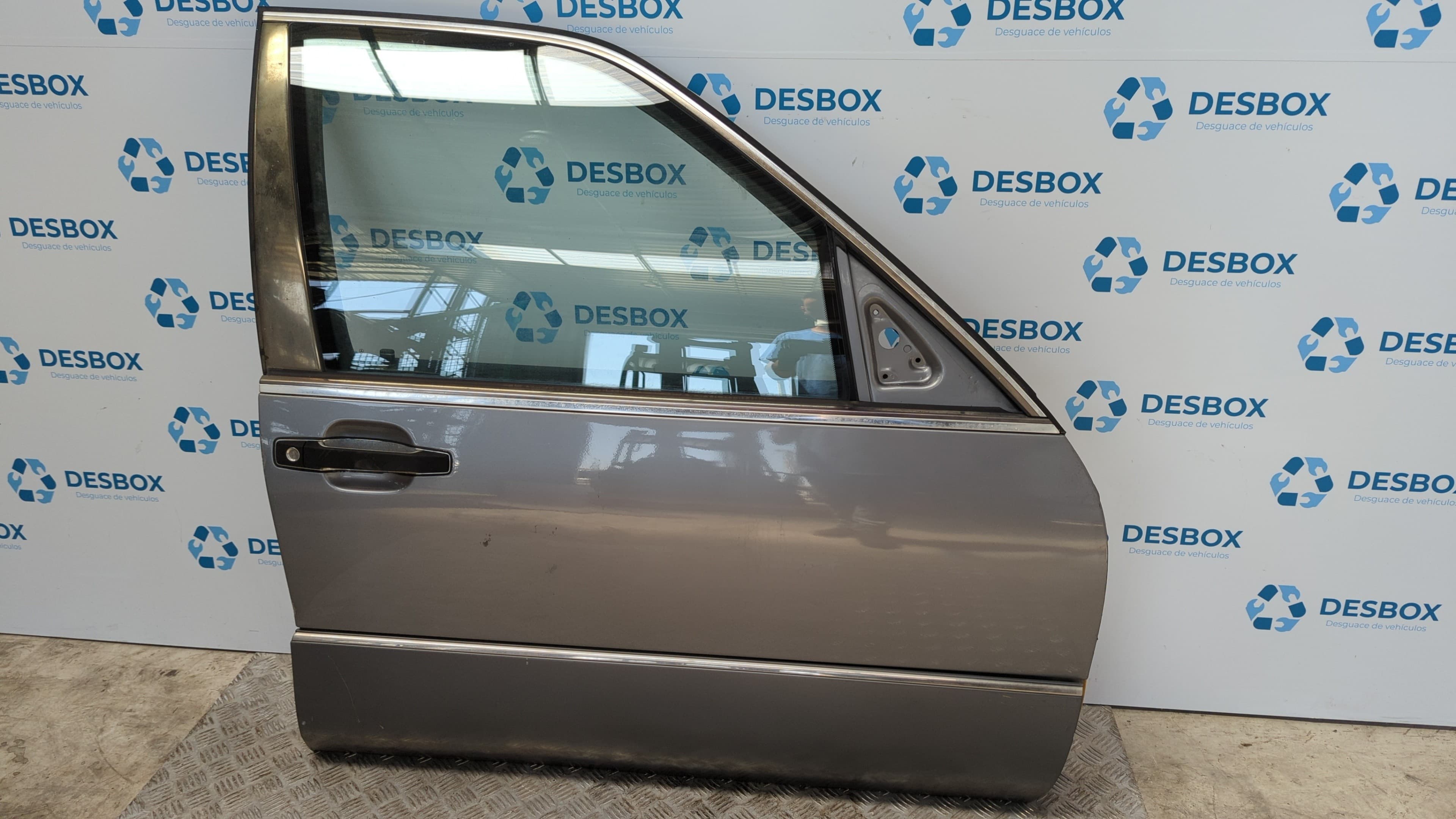 Recambio de PUERTA DELANTERA DERECHA para MERCEDES-BENZ CLASE S (W140) referencia OEM IAM