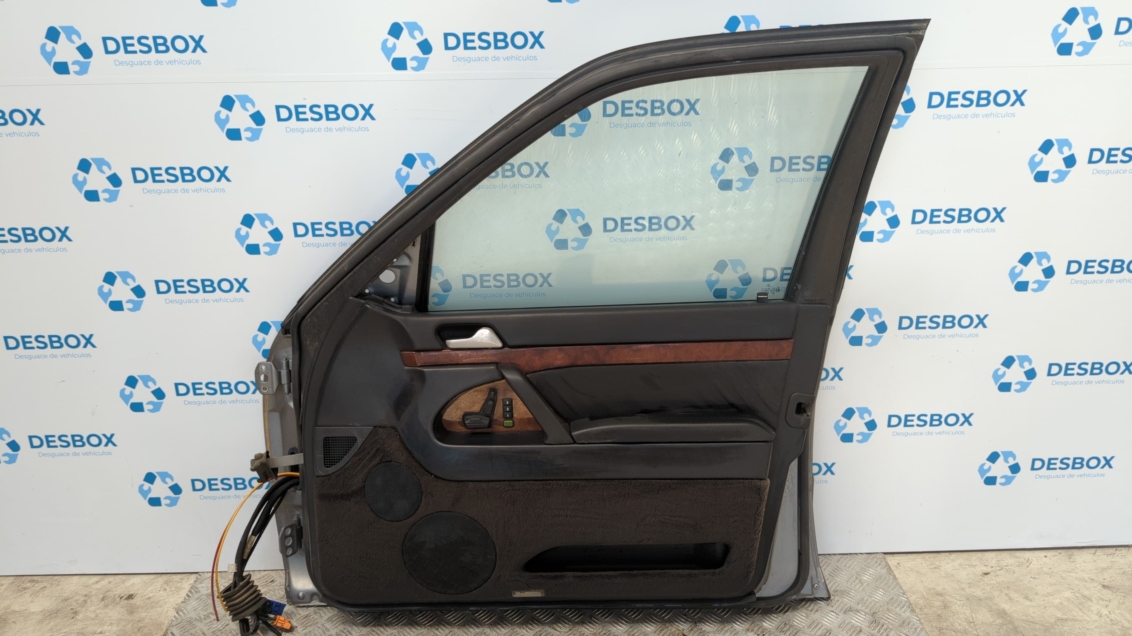 Recambio de PUERTA DELANTERA DERECHA para MERCEDES-BENZ CLASE S (W140) referencia OEM IAM 4