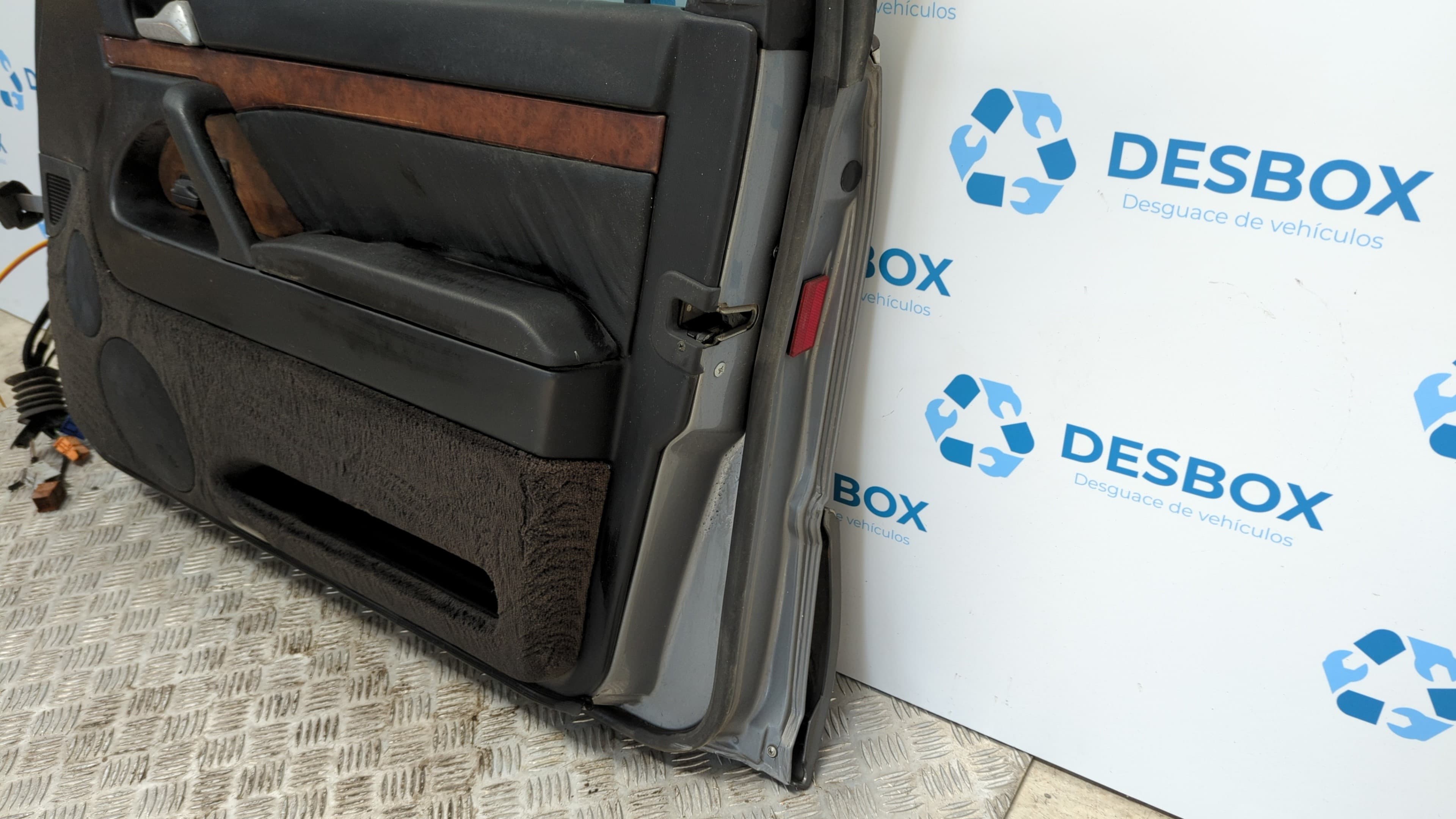 Recambio de PUERTA DELANTERA DERECHA para MERCEDES-BENZ CLASE S (W140) referencia OEM IAM 8
