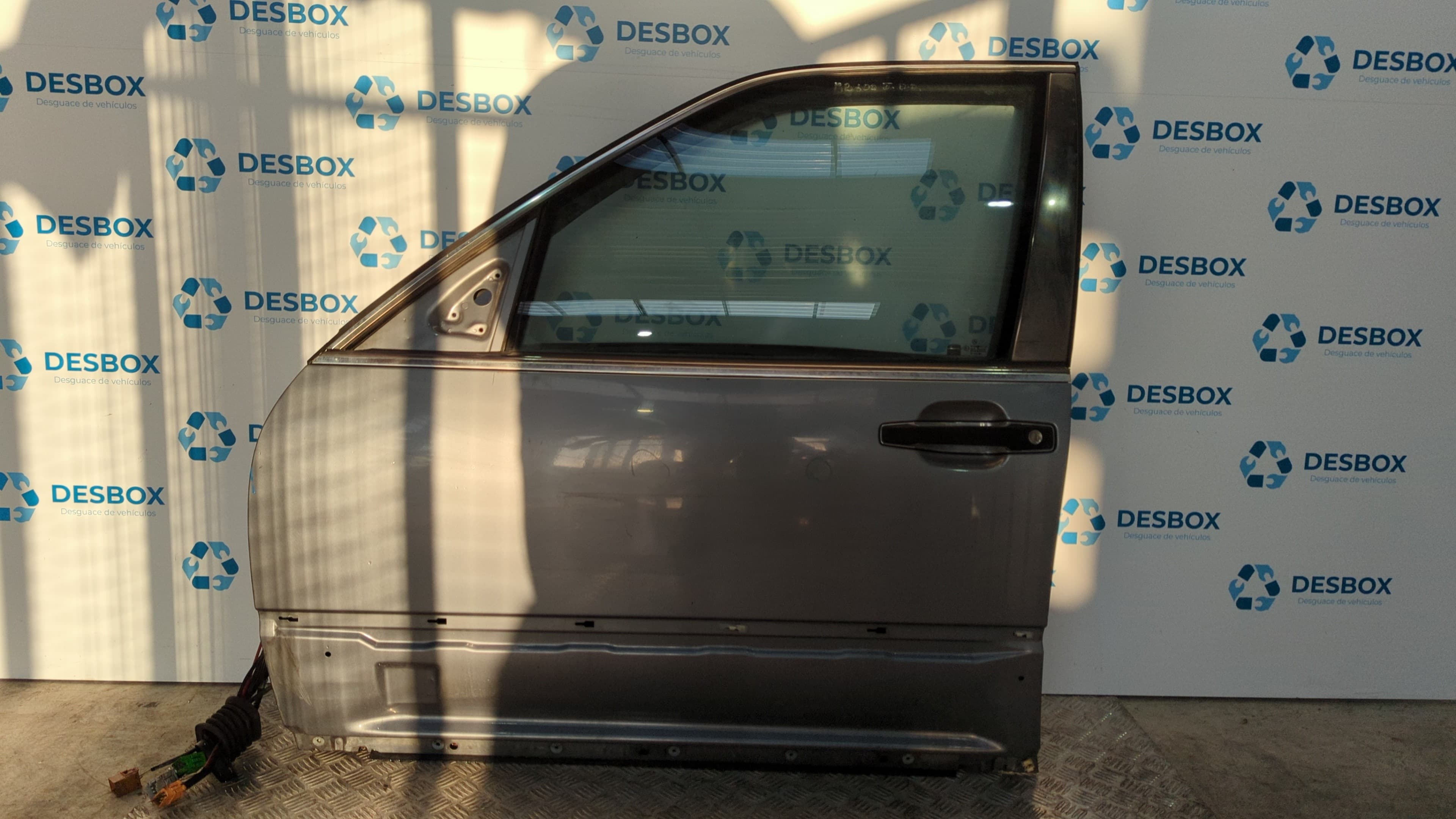 Recambio de PUERTA DELANTERA IZQUIERDA para MERCEDES-BENZ CLASE S (W140) referencia OEM IAM