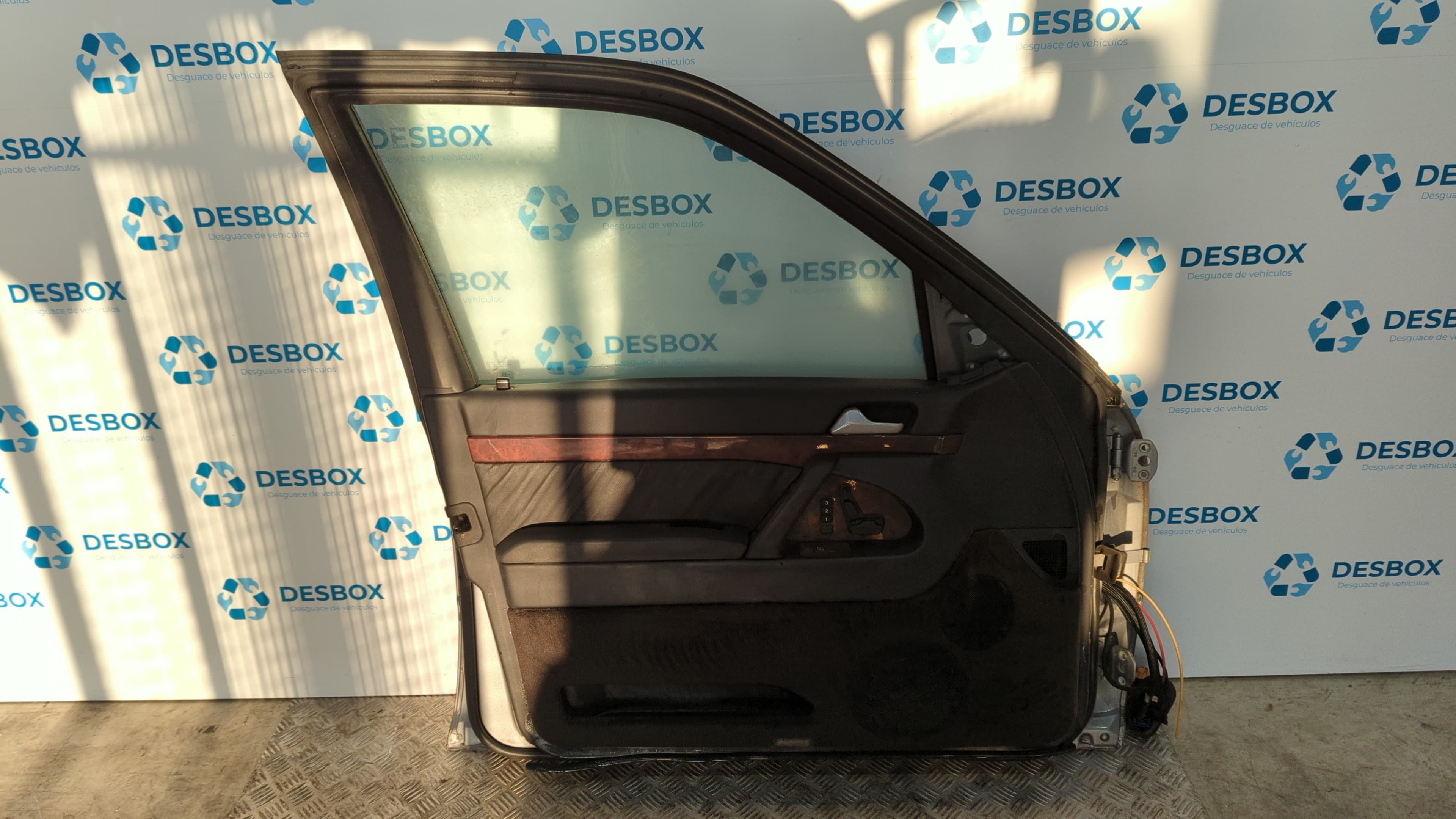 Recambio de PUERTA DELANTERA IZQUIERDA para MERCEDES-BENZ CLASE S (W140) referencia OEM IAM 6