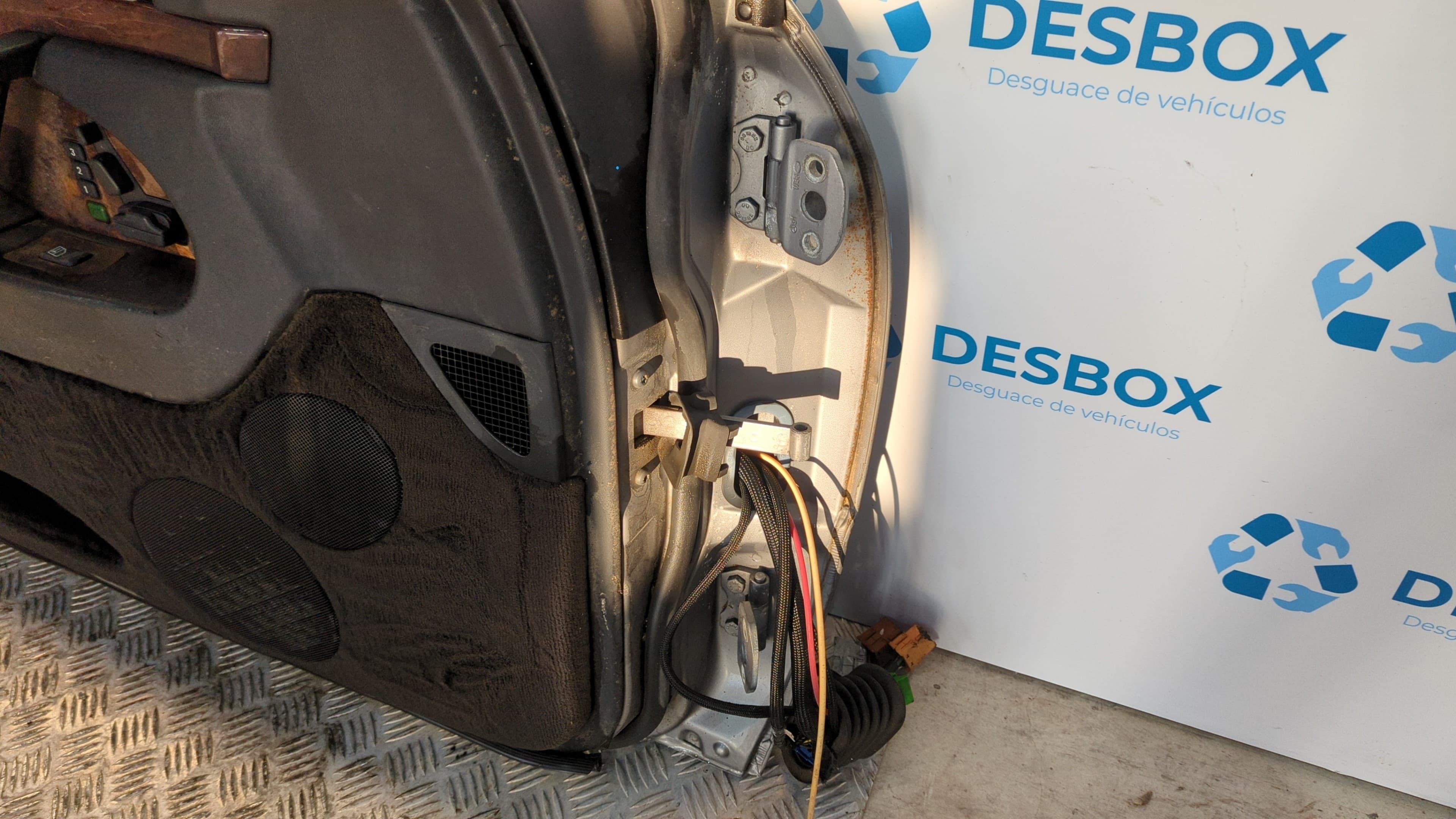 Recambio de PUERTA DELANTERA IZQUIERDA para MERCEDES-BENZ CLASE S (W140) referencia OEM IAM 8