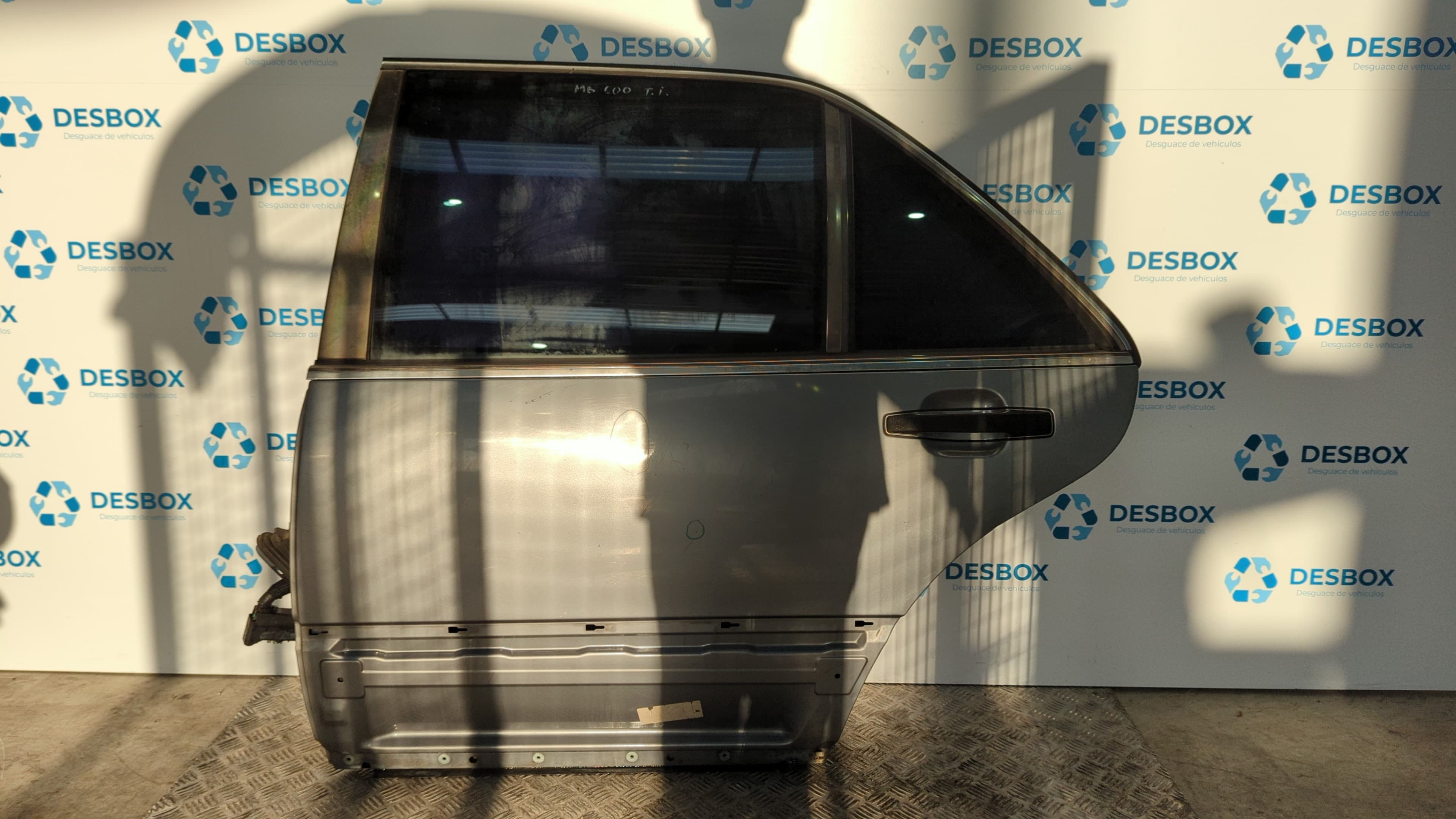 Recambio de PUERTA TRASERA IZQUIERDA para MERCEDES-BENZ CLASE S (W140) referencia OEM IAM