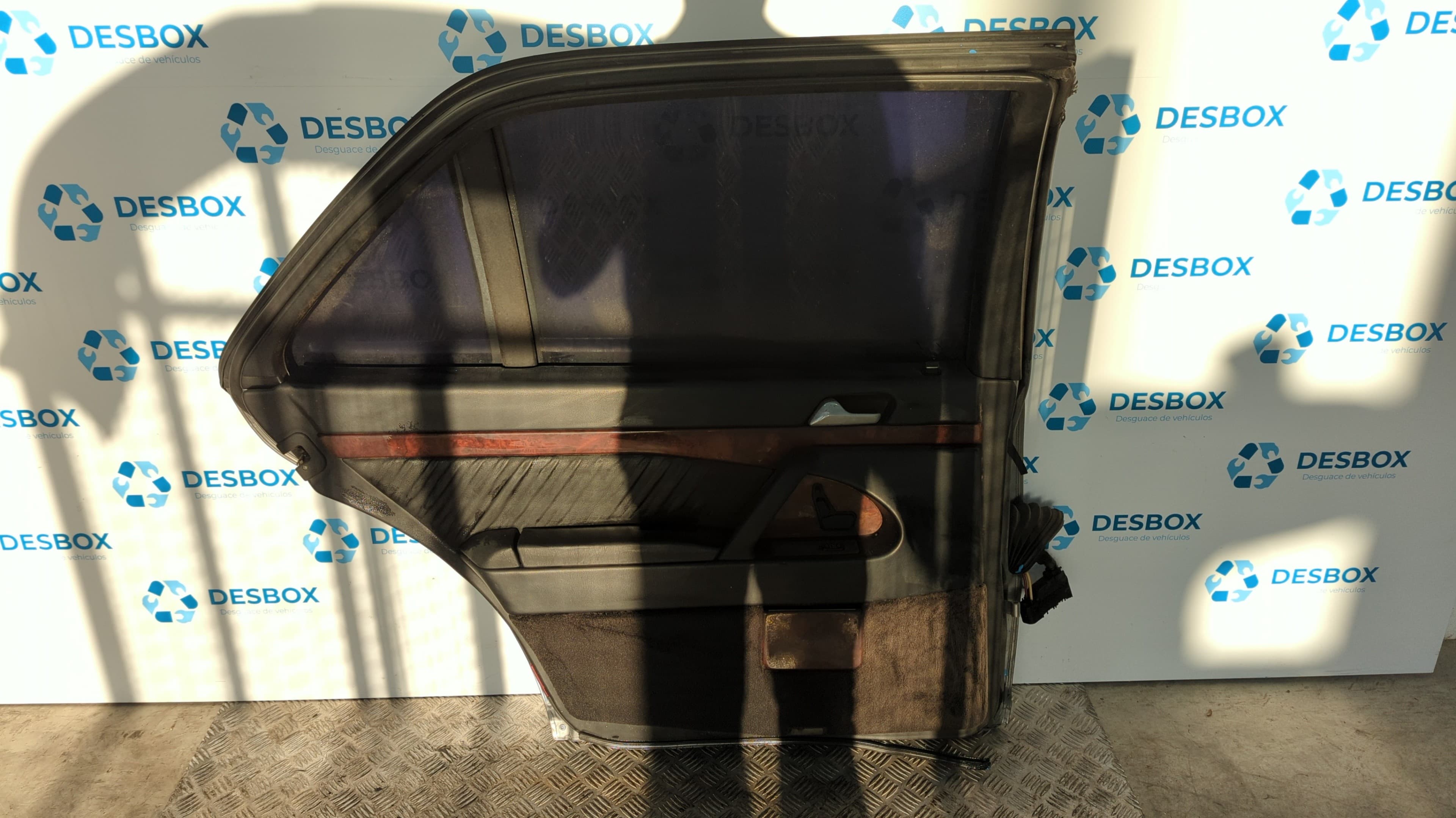 Recambio de PUERTA TRASERA IZQUIERDA para MERCEDES-BENZ CLASE S (W140) referencia OEM IAM 7