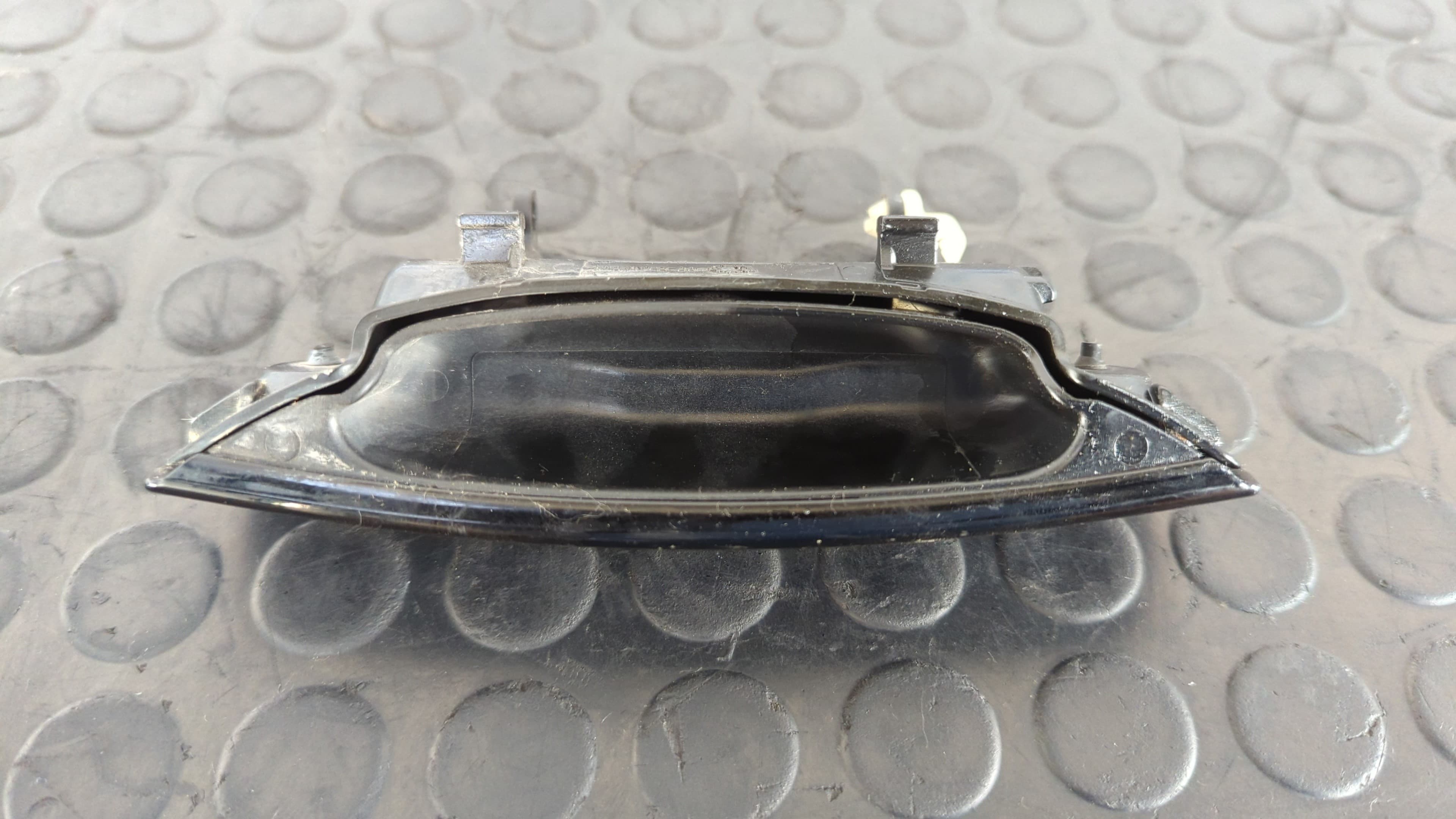 Recambio de MANETA TRASERA DERECHA para AUDI A3 SPORTBACK (8P) 1.6 TDI Ambition CAYC referencia OEM IAM    - NEGRO 3