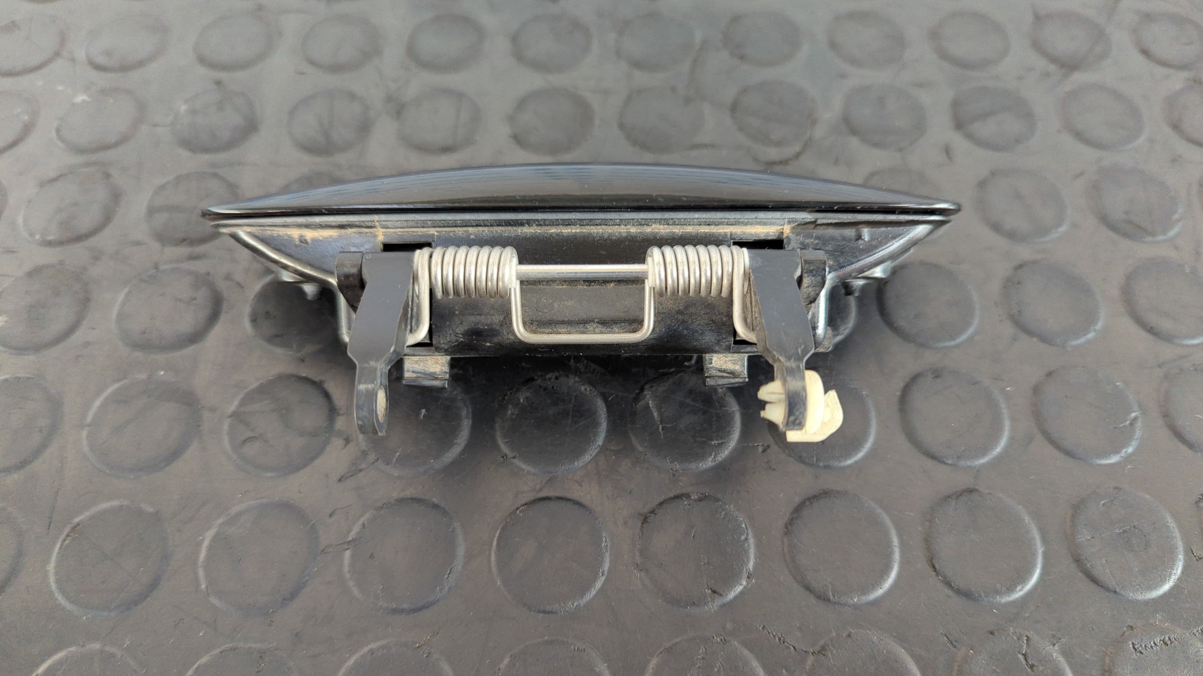 Recambio de MANETA DELANTERA DERECHA para AUDI A3 SPORTBACK (8P) 1.6 TDI Ambition CAYC referencia OEM IAM    - NEGRO 2