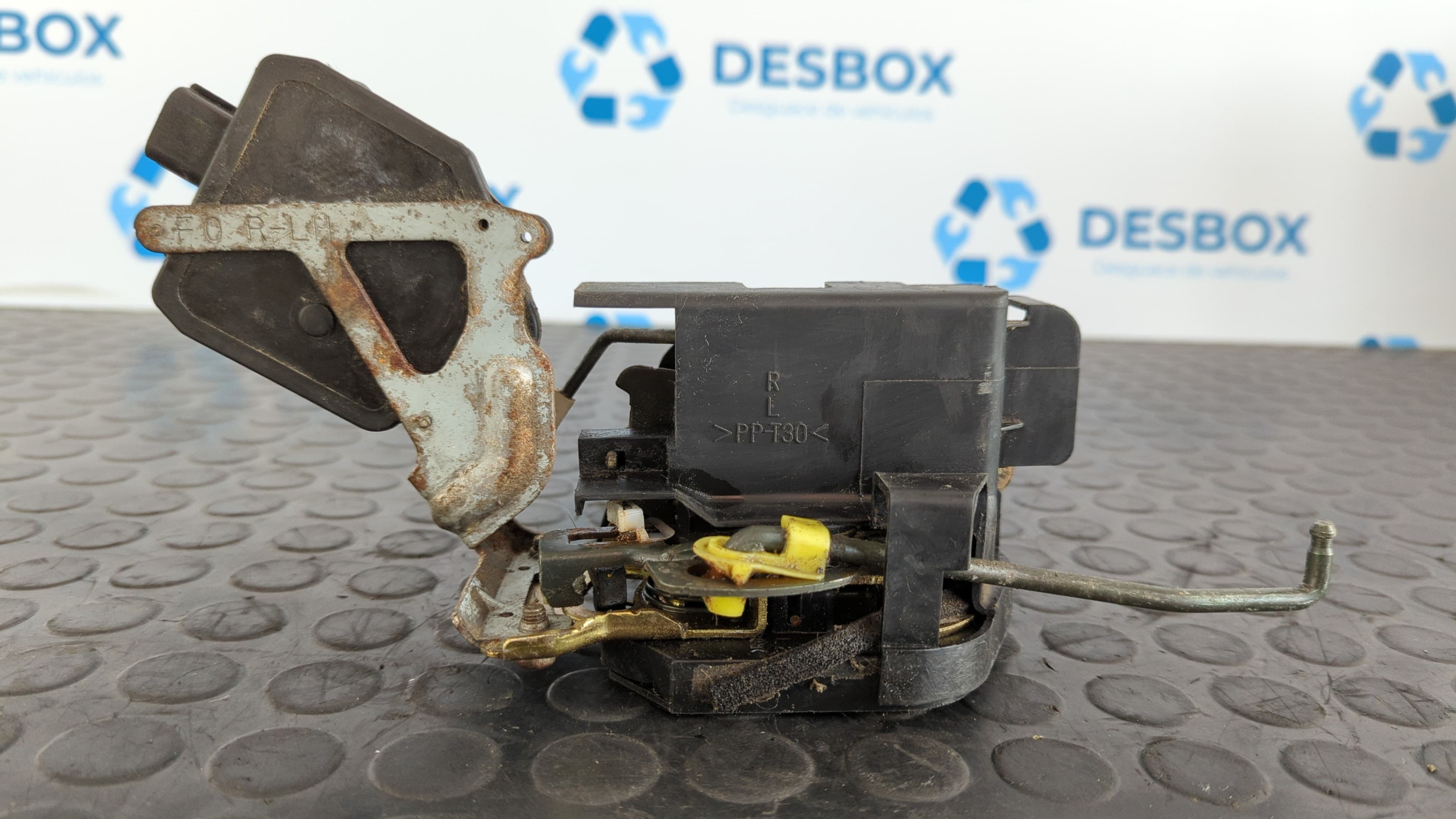 Recambio de CERRADURA PUERTA TRASERA IZQUIERDA para HYUNDAI TRAJET (FO) 2.0 GLS G4JPG referencia OEM IAM 814103A000   - PLATA