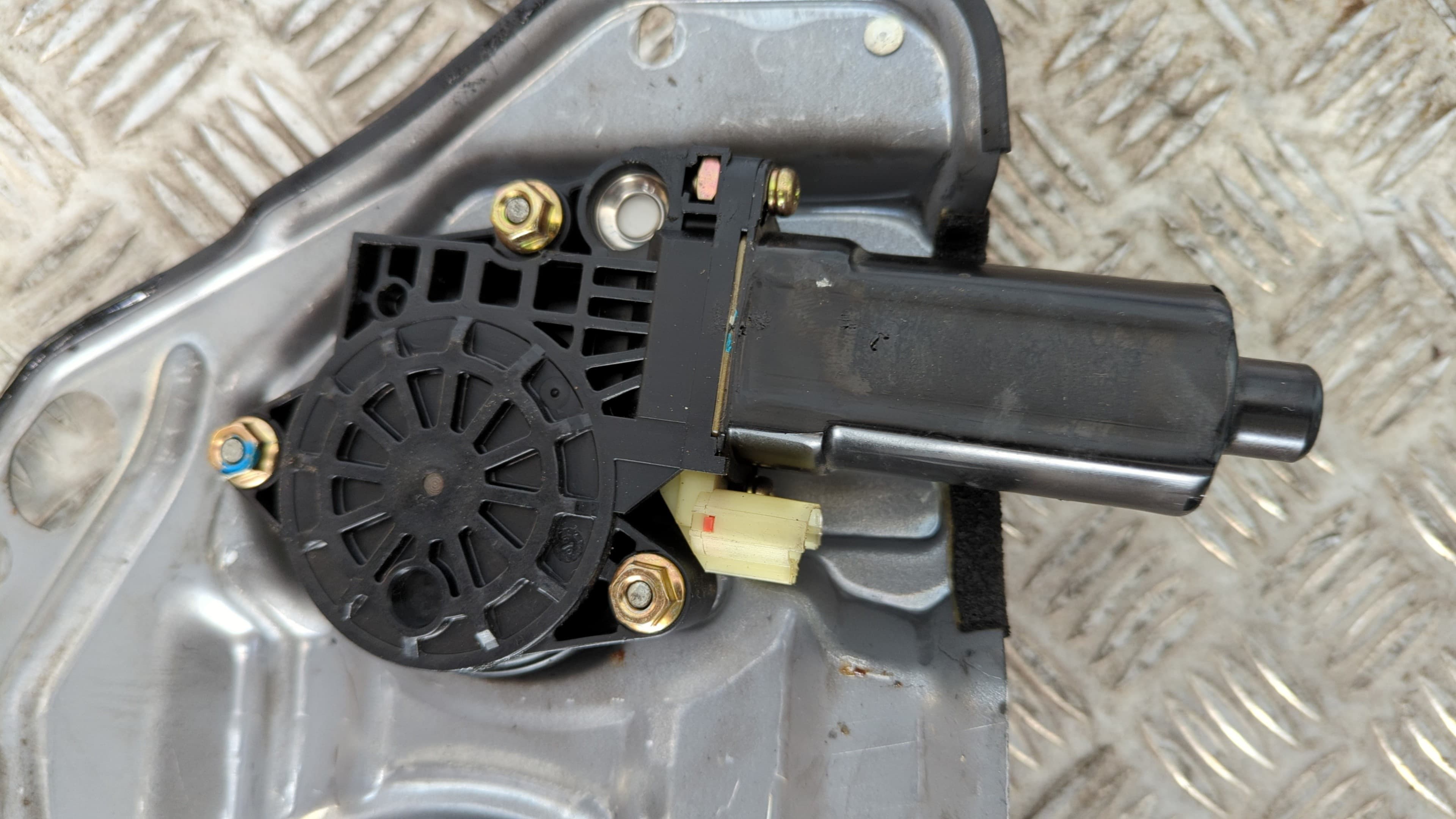Recambio de ELEVALUNAS DELANTERO DERECHO para HYUNDAI TRAJET (FO) 2.0 GLS G4JPG referencia OEM IAM 824063A000   - PLATA 4