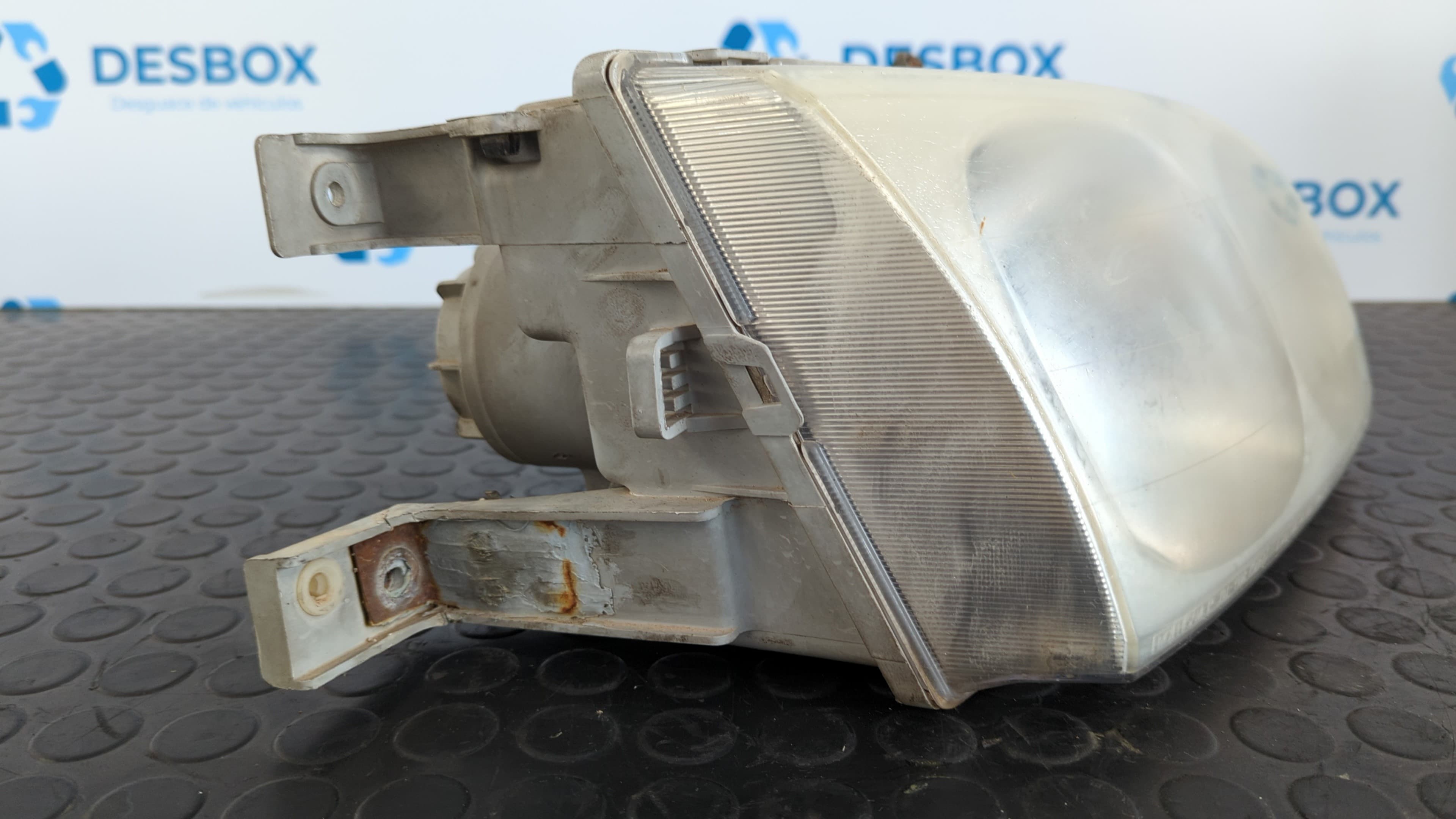 Recambio de FARO DERECHO para HYUNDAI TRAJET (FO) 2.0 GLS G4JPG referencia OEM IAM 1011998   - PLATA 4