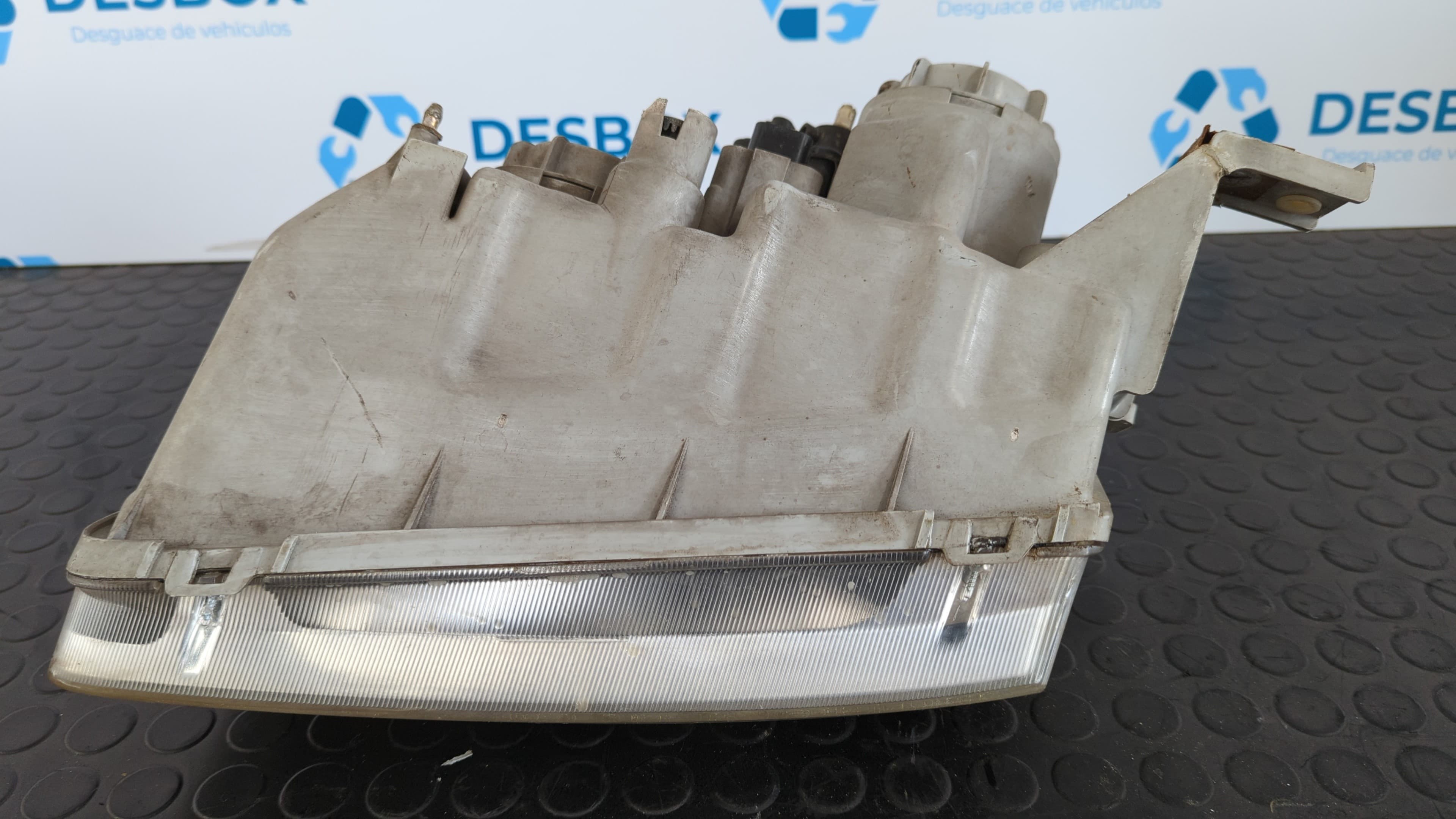 Recambio de FARO DERECHO para HYUNDAI TRAJET (FO) 2.0 GLS G4JPG referencia OEM IAM 1011998   - PLATA 2