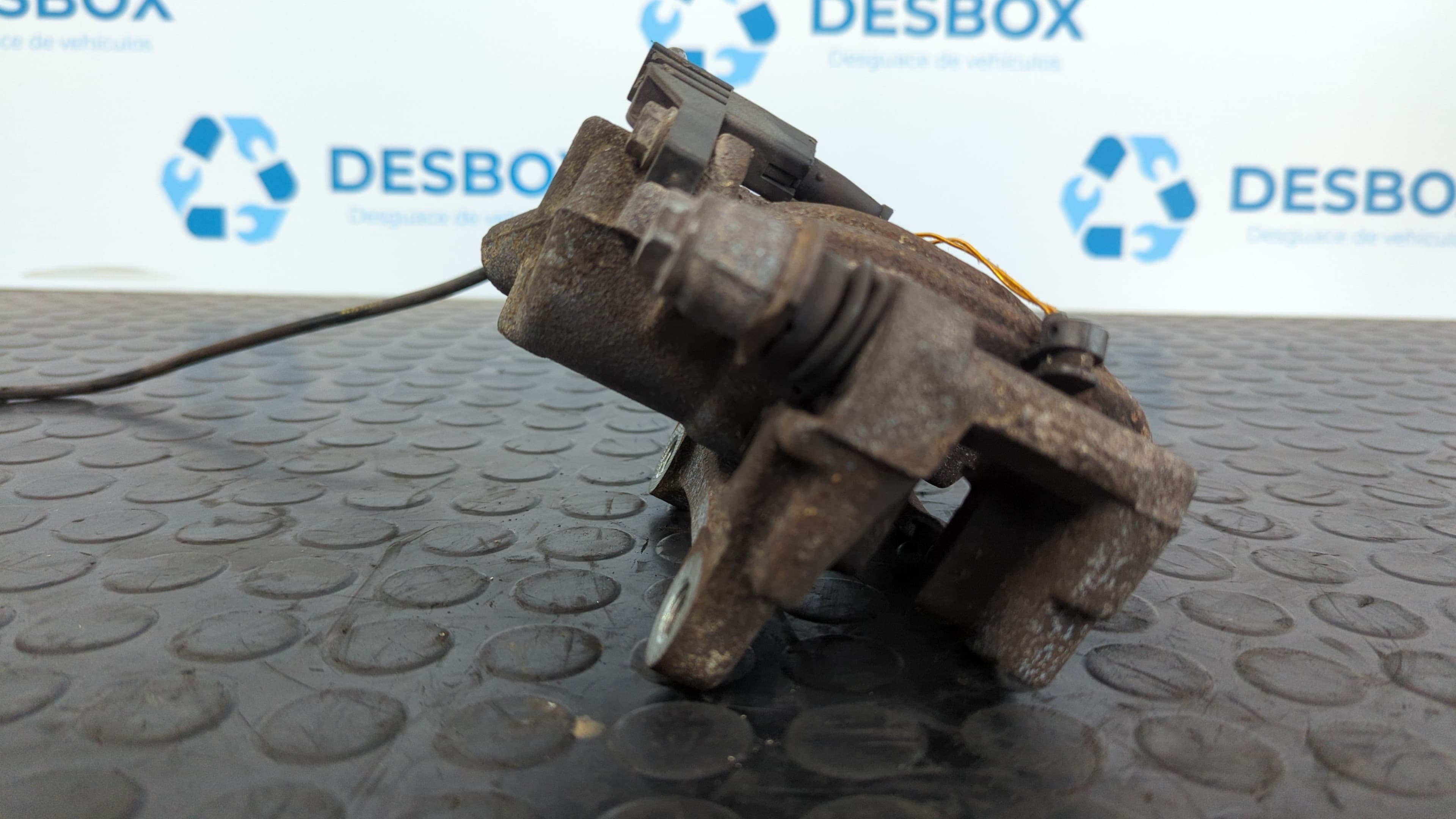 Recambio de PINZA DE FRENO TRASERA DERECHA para MERCEDES-BENZ VITO MIXTO 06.2003 -> 111  CDI  Compacto  (639.601) 646982 referencia OEM IAM YO1359   - BLANCO 5