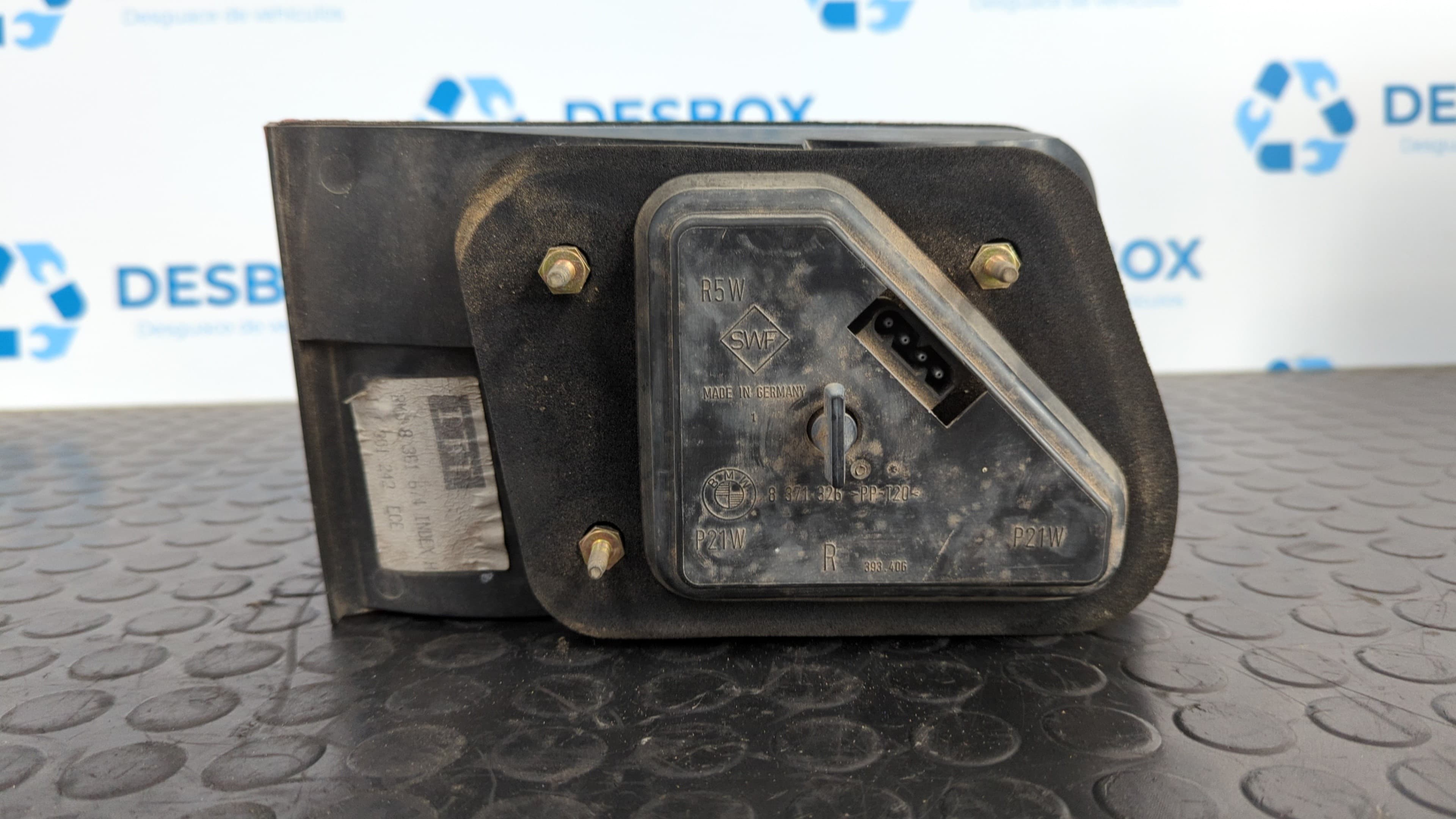 Recambio de PILOTO PORTON DERECHO para BMW SERIE 5 TOURING (E39) referencia OEM IAM 8361674 6