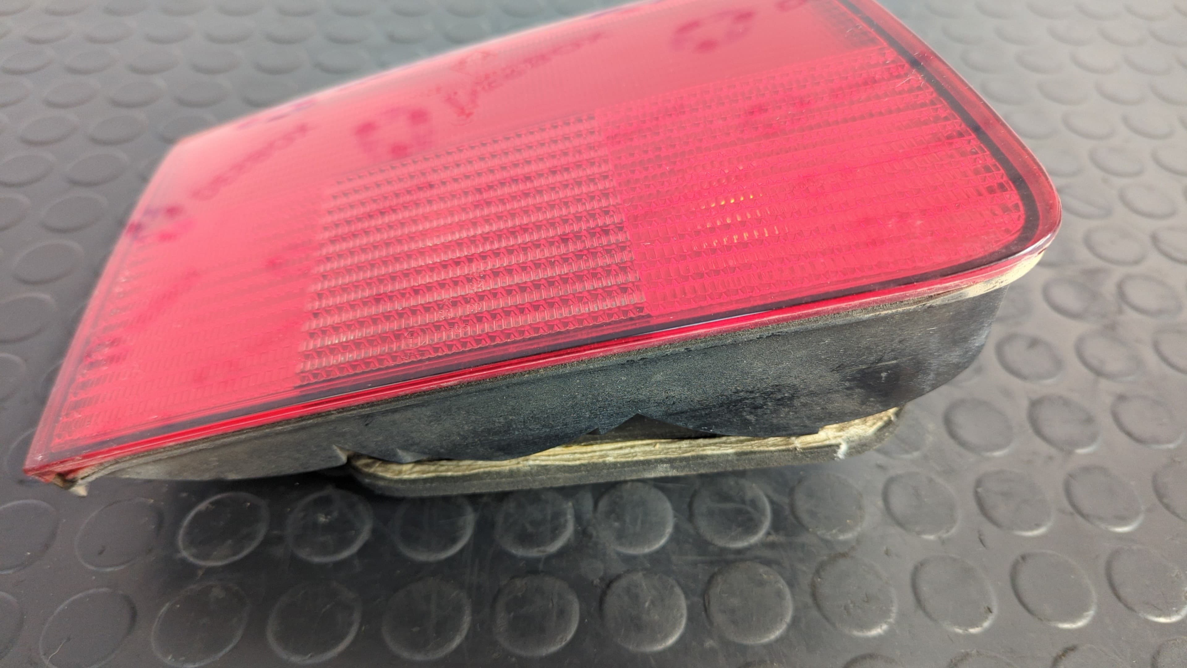 Recambio de PILOTO PORTON IZQUIERDO para BMW SERIE 5 TOURING (E39) referencia OEM IAM 8361673 4