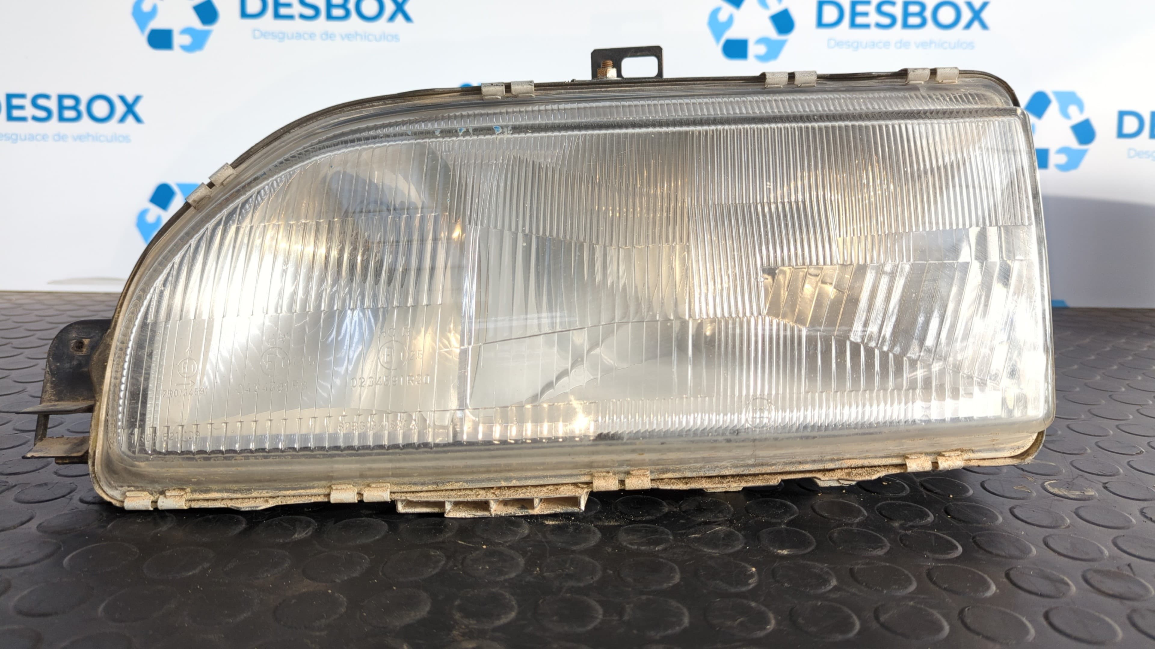 Recambio de FARO IZQUIERDO para FORD SIERRA BERLINA 1.8 Turbodiesel RFA referencia OEM IAM 87BG13N059BA   - BLANCO