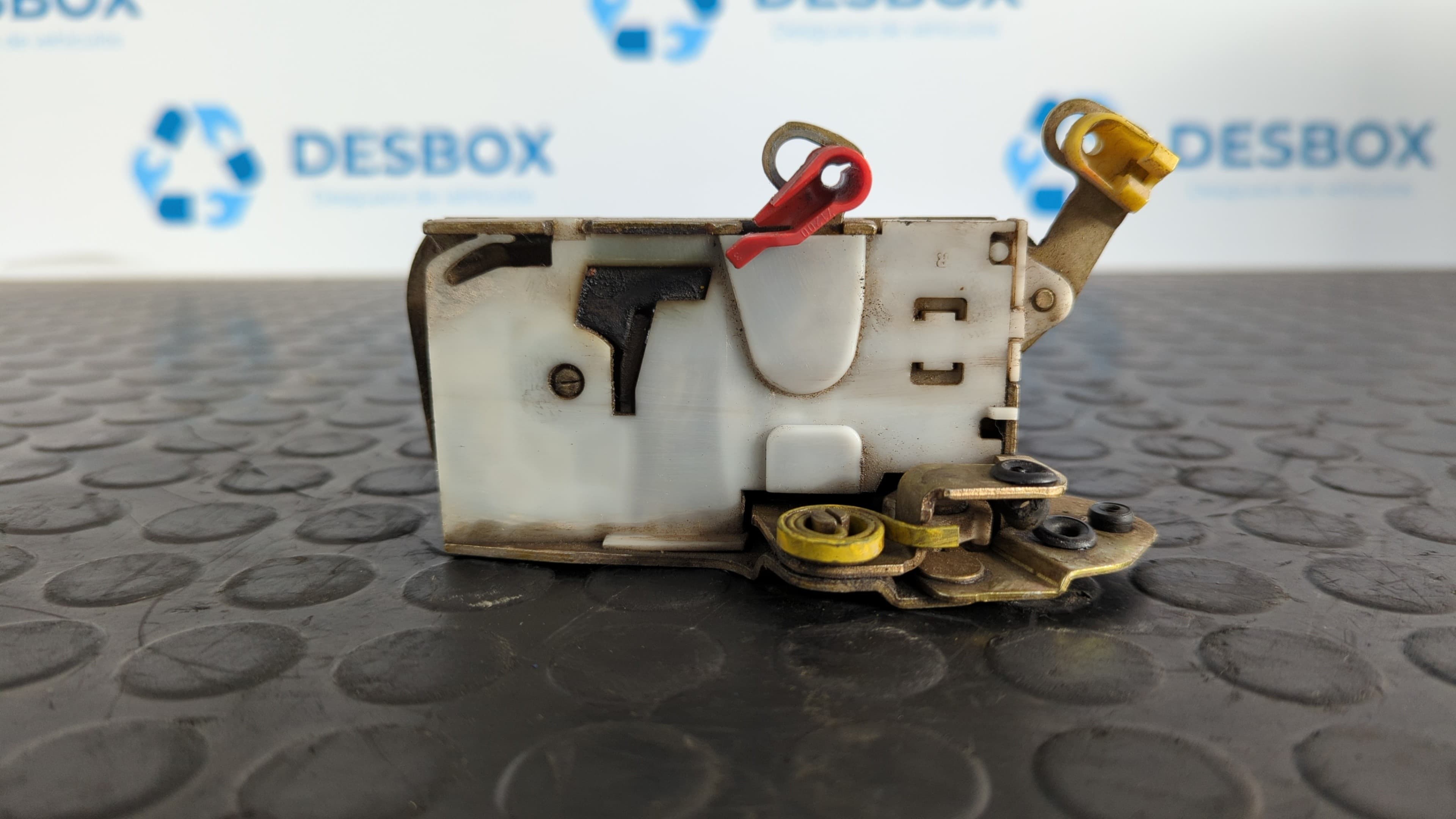 Recambio de CERRADURA PUERTA DELANTERA DERECHA para FORD SIERRA BERLINA 1.8 Turbodiesel RFA referencia OEM IAM 86GBA21812BA   - BLANCO 2