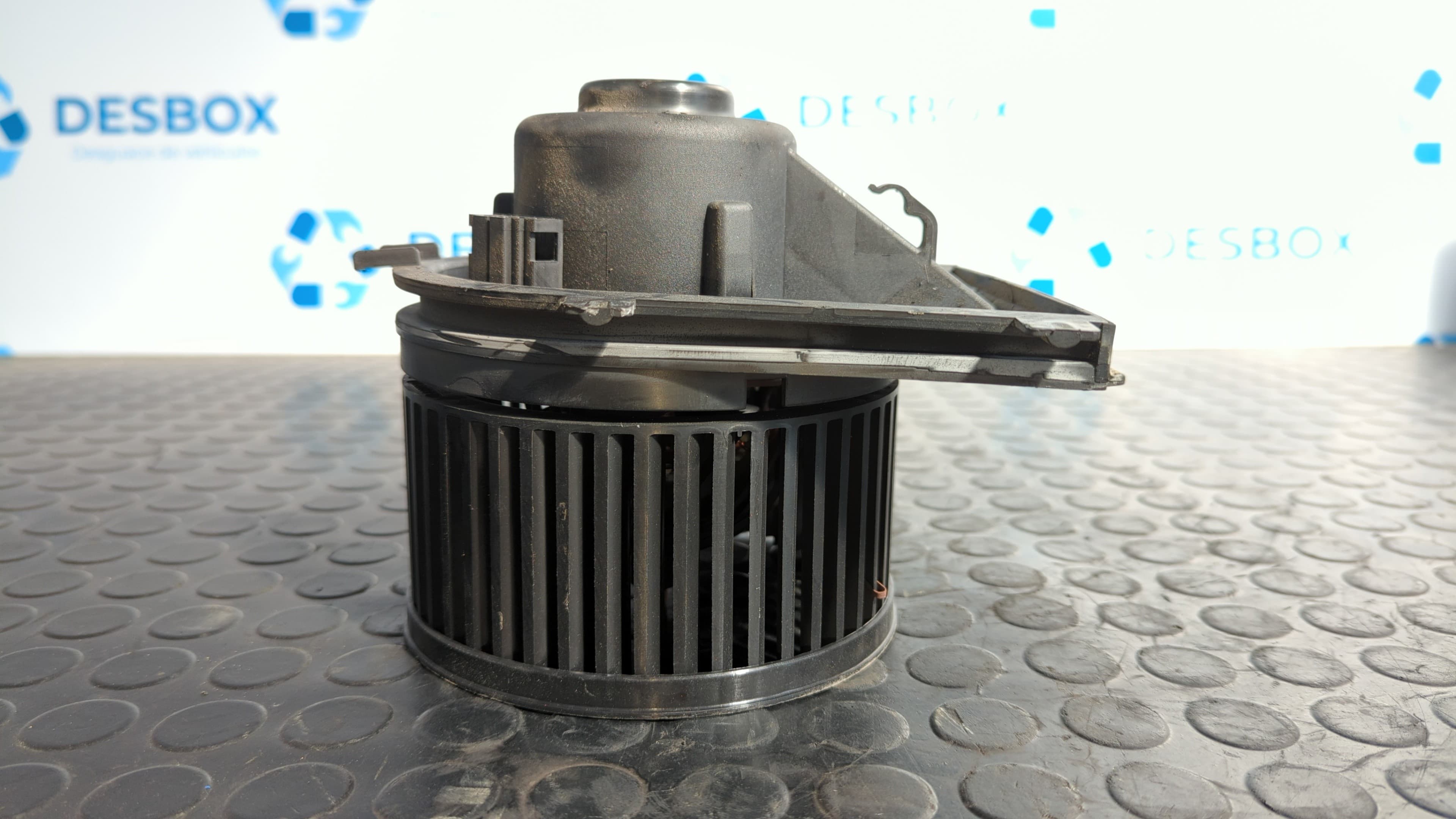 Recambio de MOTOR CALEFACCION para VOLKSWAGEN NEW BEETLE (9C1/1C1) 2.0 AQY referencia OEM IAM 1J1819021A   - ROJO