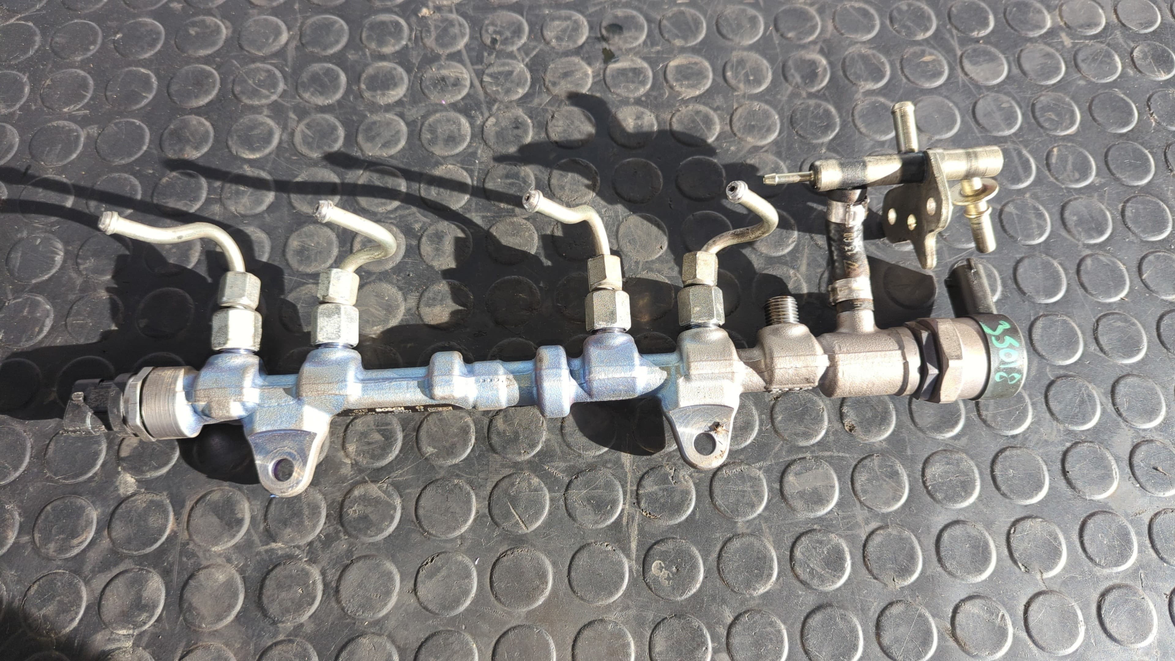 Recambio de RAMPA INYECTORA para FIAT DOBLO CARGO 199A3000 referencia OEM IAM 55215210   - BLANCO 2