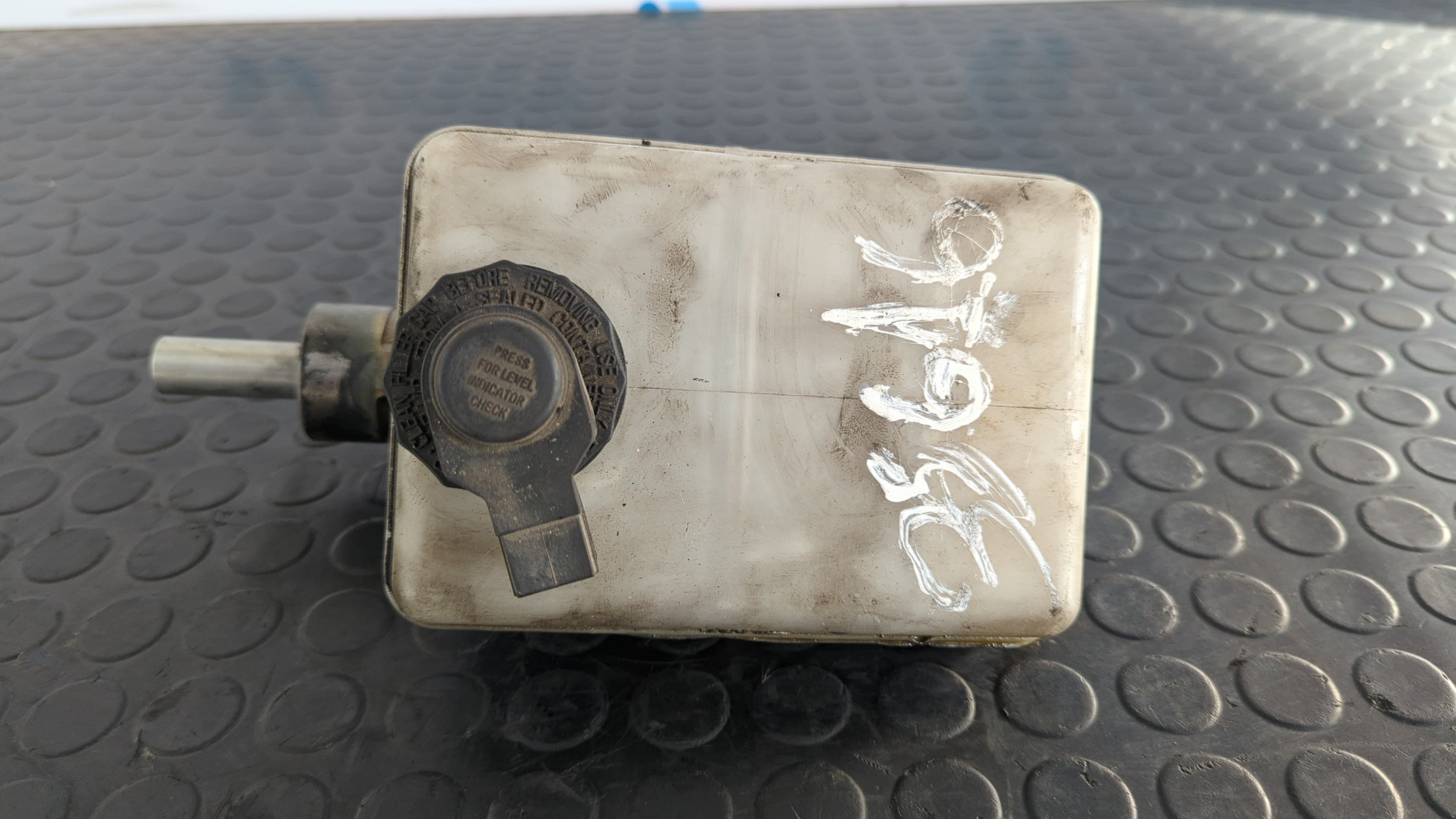 Recambio de BOMBA FRENO para IVECO DAILY CAJA CERRADA (1999 =>) 29 - L 11 Caja cerrada 814043B referencia OEM IAM 21030199   - BLANCO 3